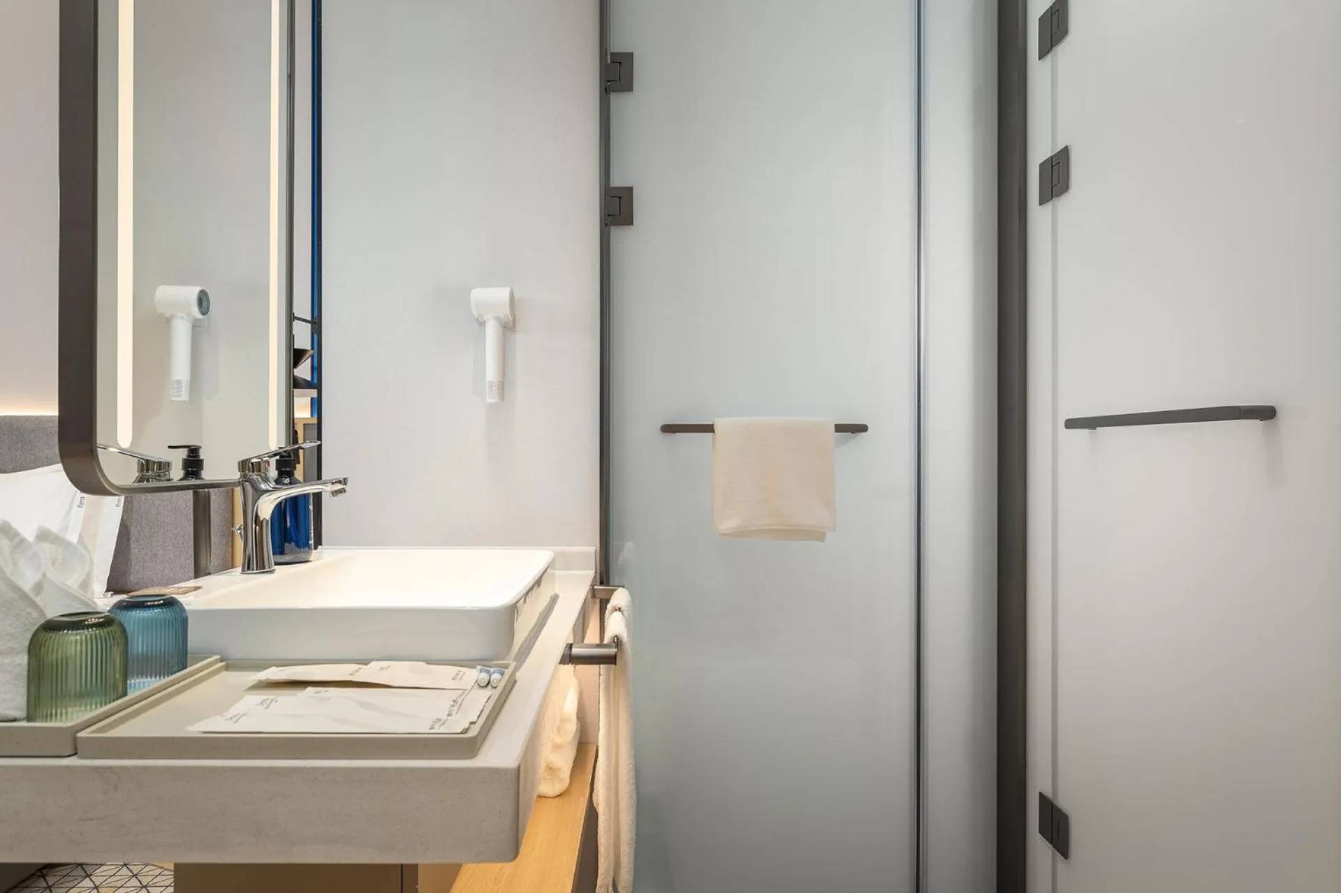 Bathroom in Holiday Inn Express Kunming Changshui Airport by IHG