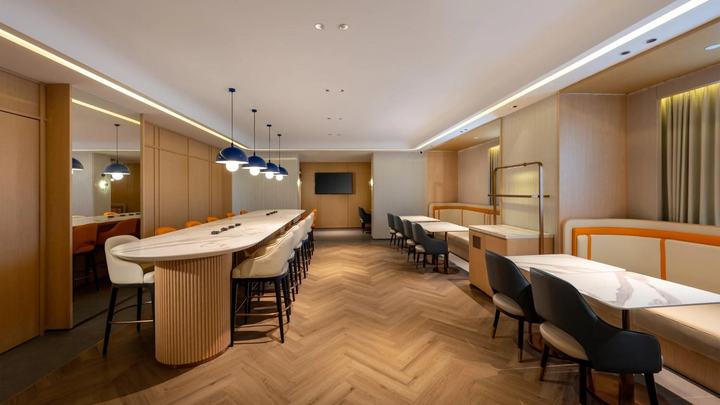 Restaurant/places to eat in Holiday Inn Express Shenzhen Sports Center by IHG