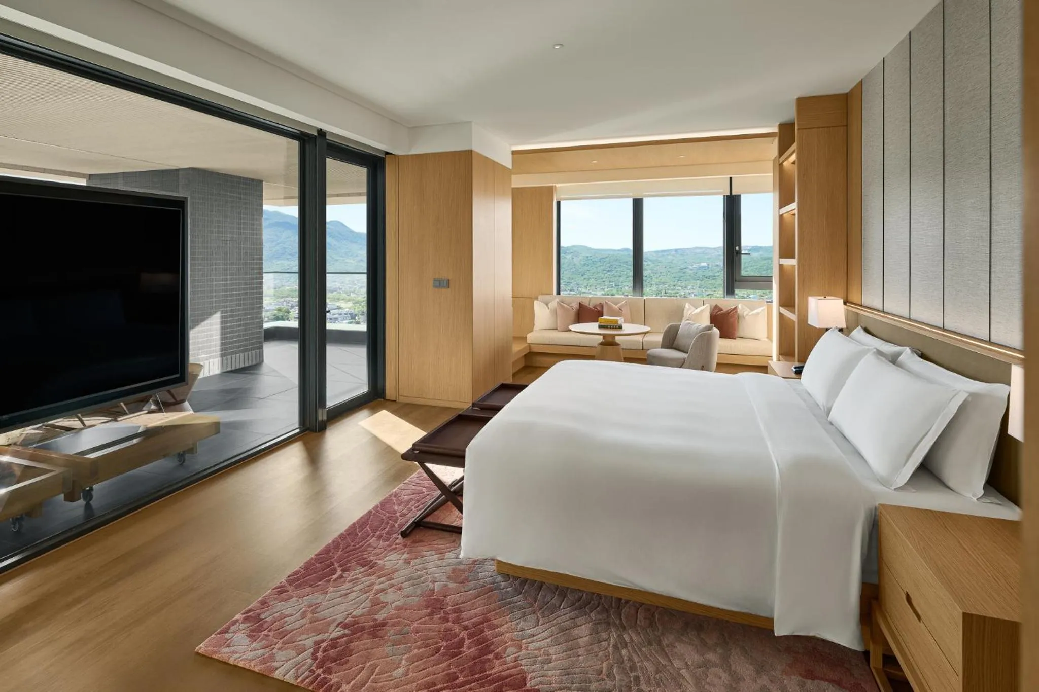 Bedroom, Bed in InterContinental Hotels New Taipei Hot Spring by IHG