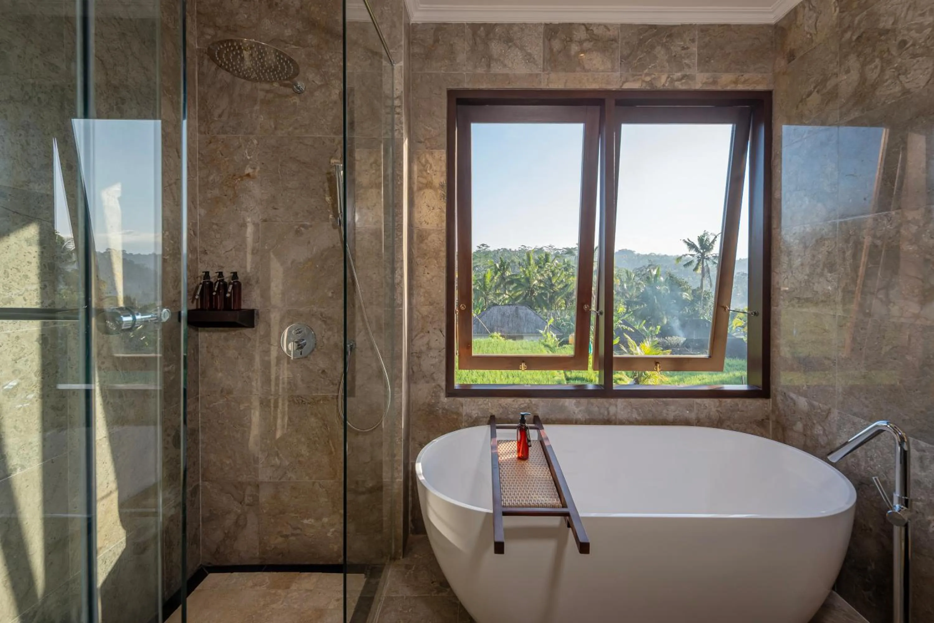 Bath in Emana Abian Taksu