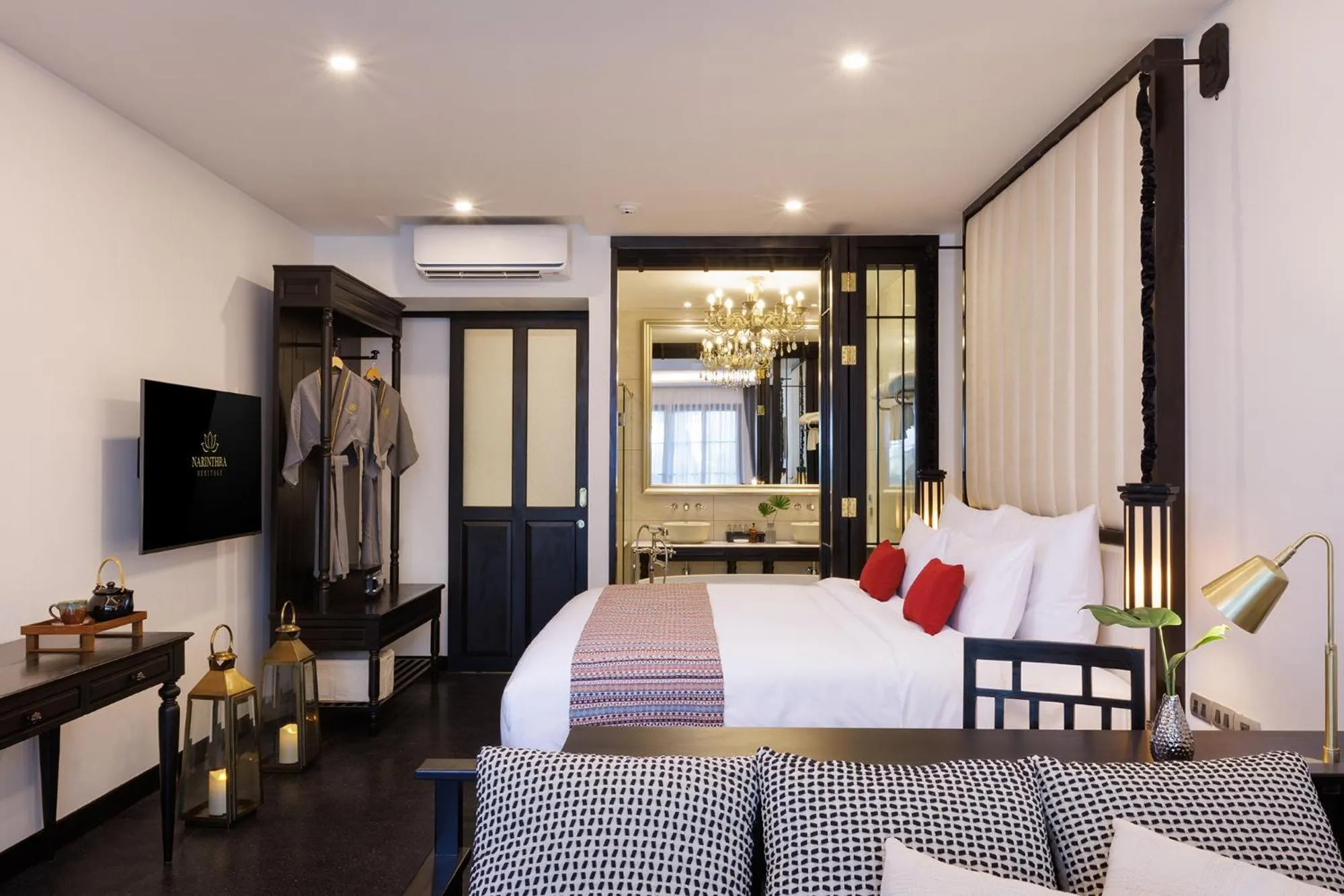 Bedroom, Bed in Narinthra Heritage