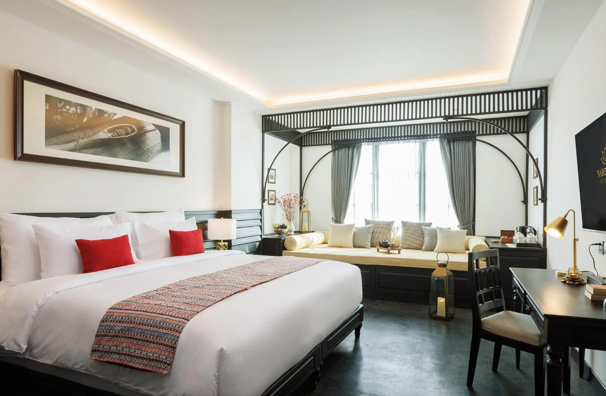 Bed in Narinthra Heritage