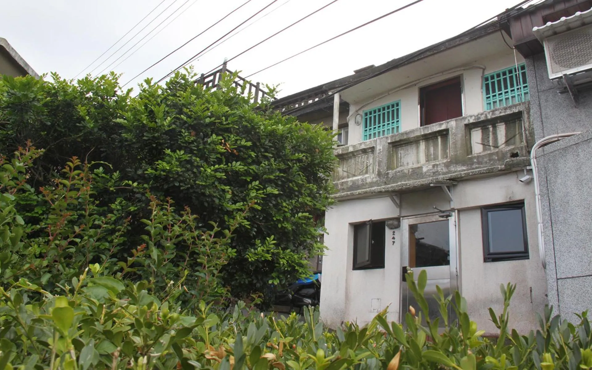 Facade/entrance in OwlStay Jiufen Wander