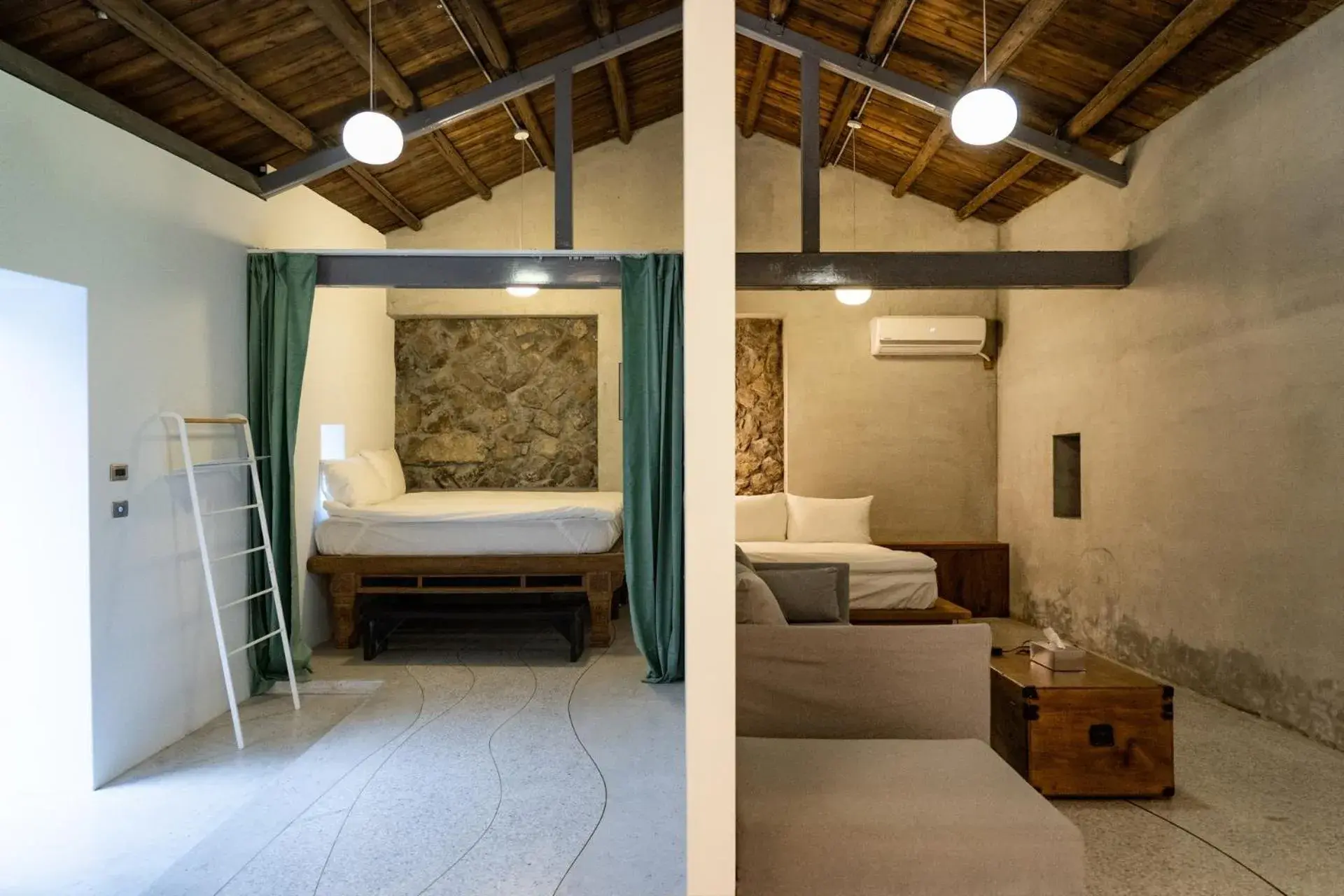 Photo of the whole room, Bed in OwlStay Jiufen Wander Photo of the whole room, Bed in OwlStay Jiufen Wander