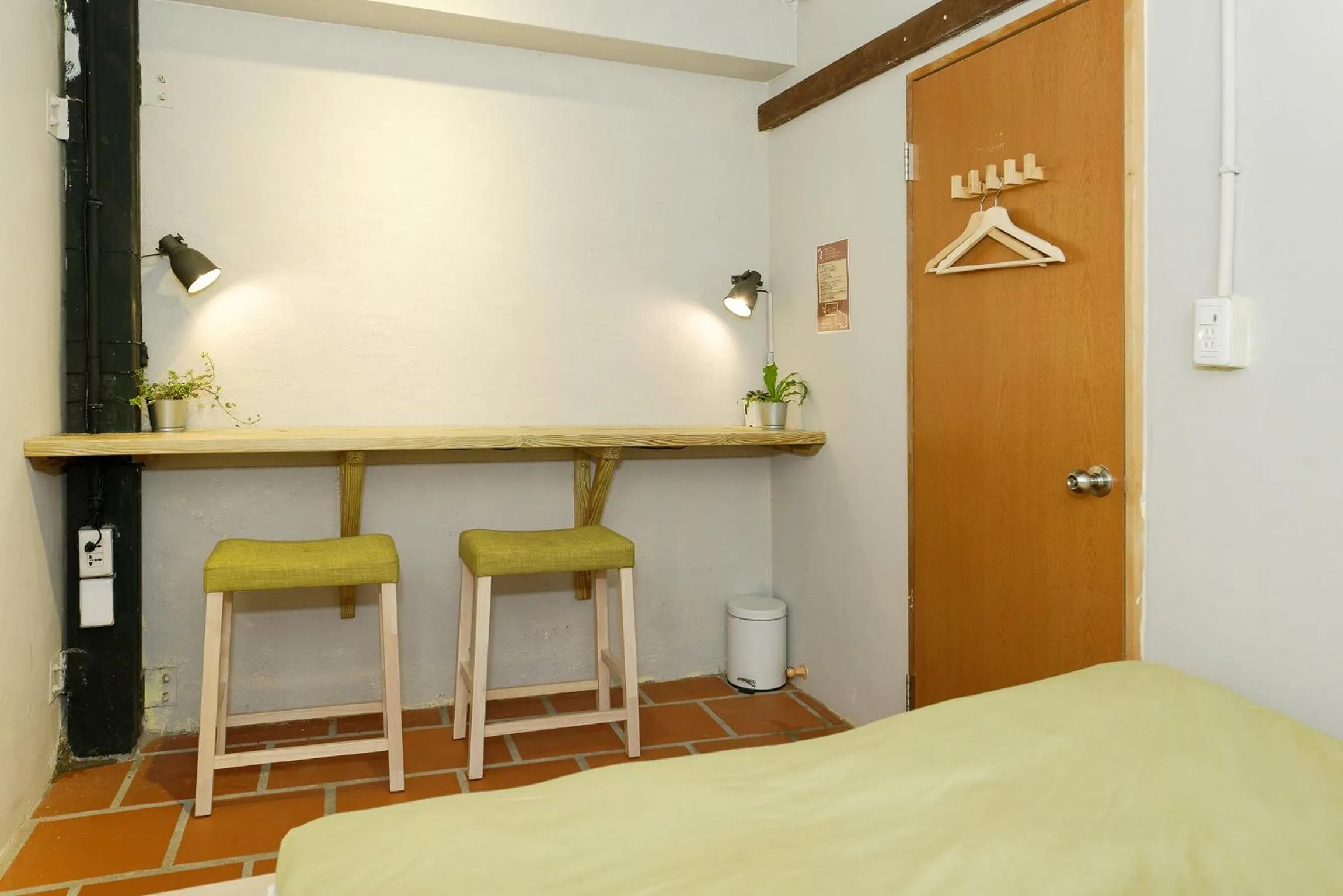 Photo of the whole room, Bed in OwlStay Jiufen Wander