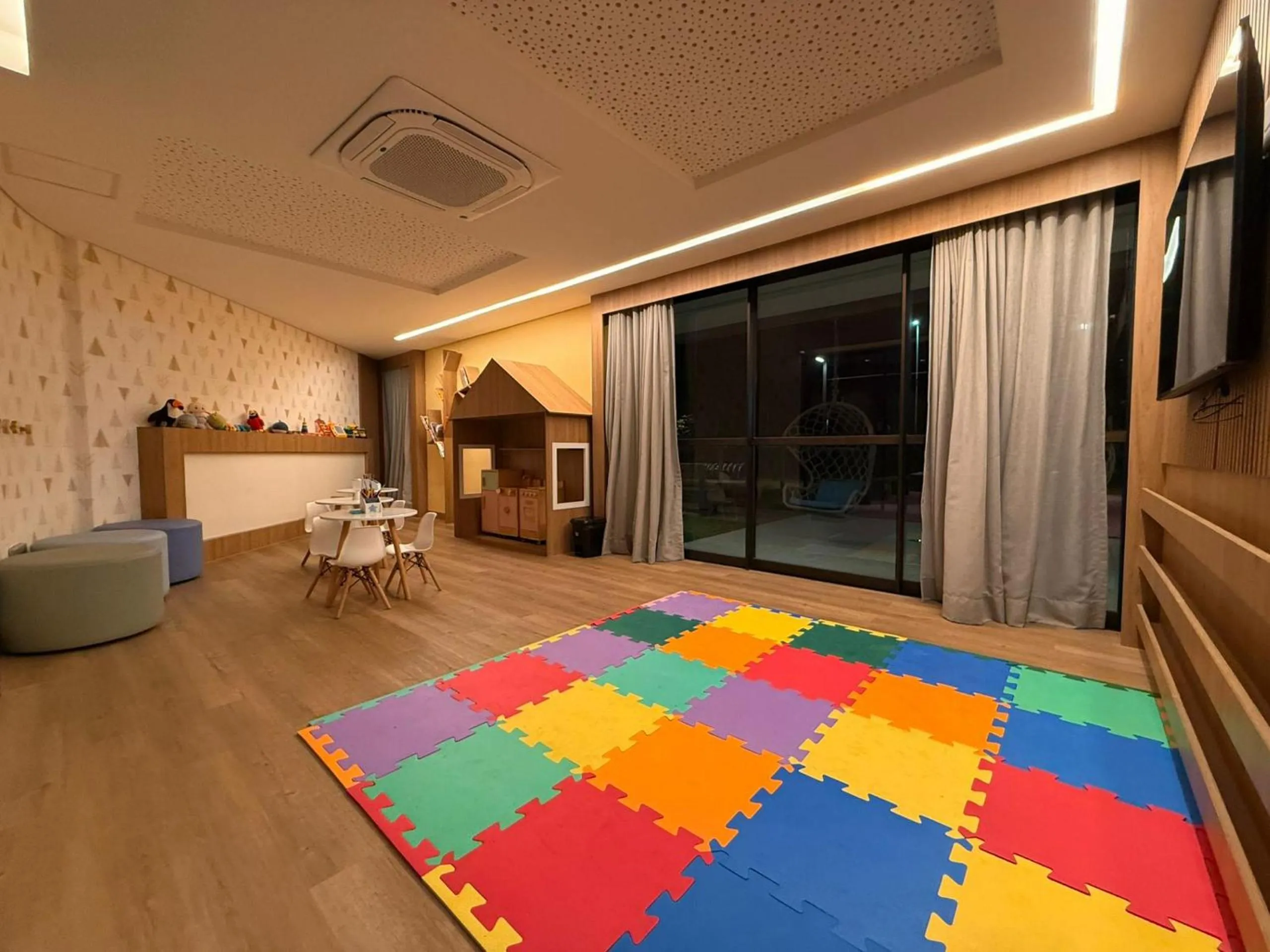 Entertainment, Bed in Beach Class Summer Residence
