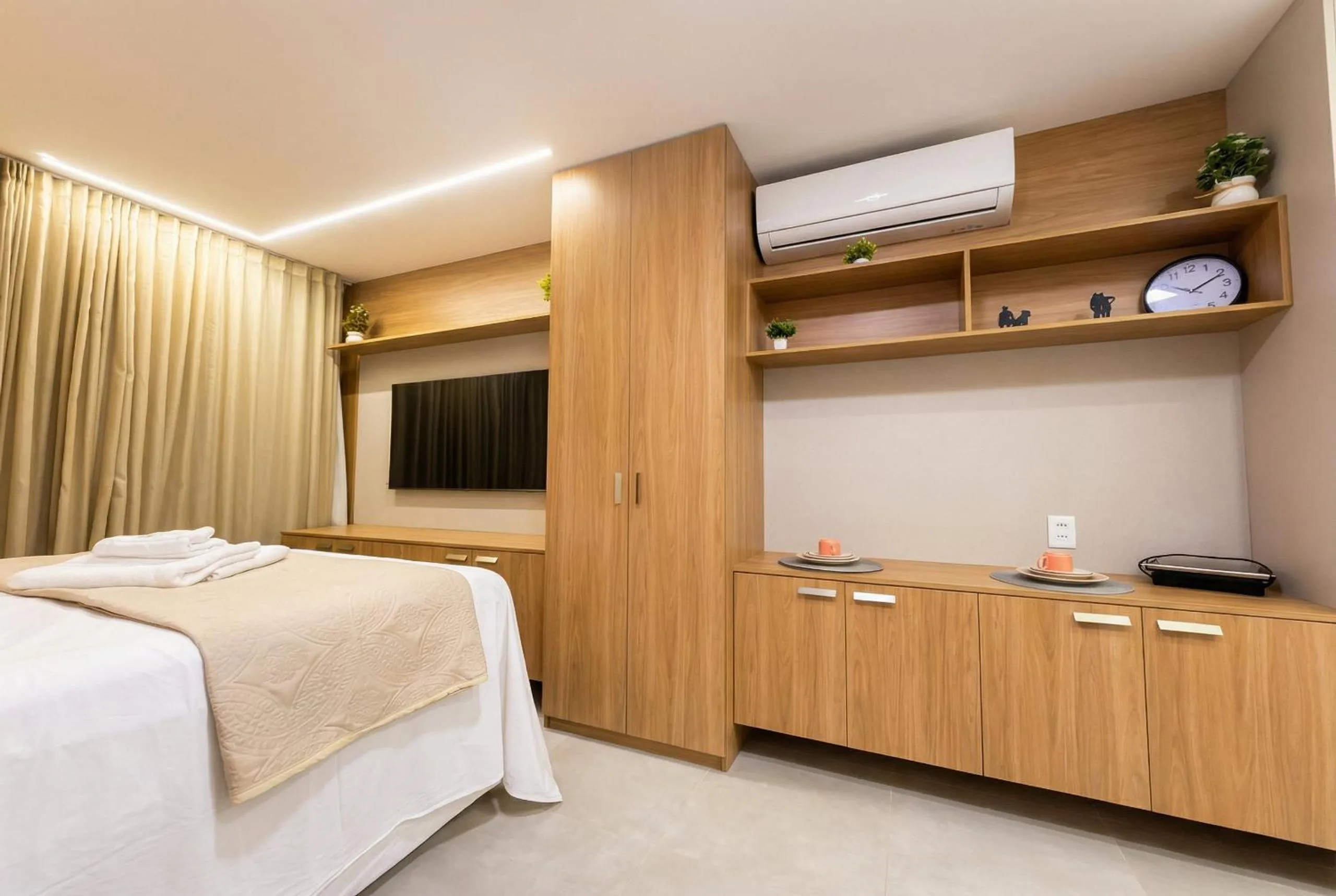 Living room, Bed in Beach Class Summer Residence