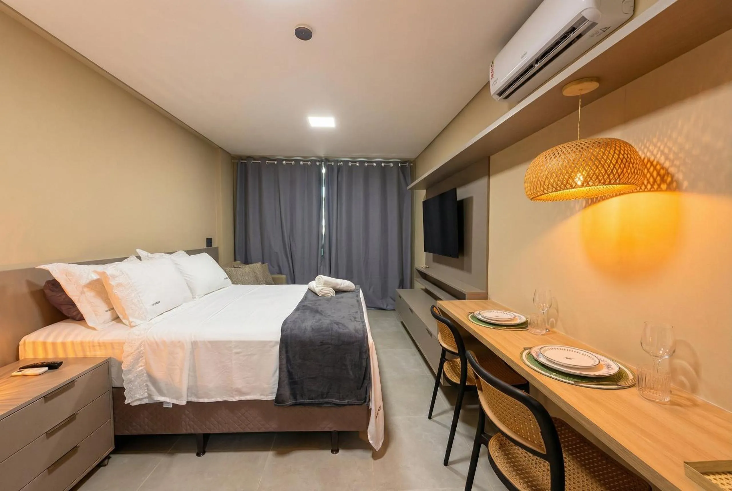 Bedroom, Bed in Beach Class Summer Residence