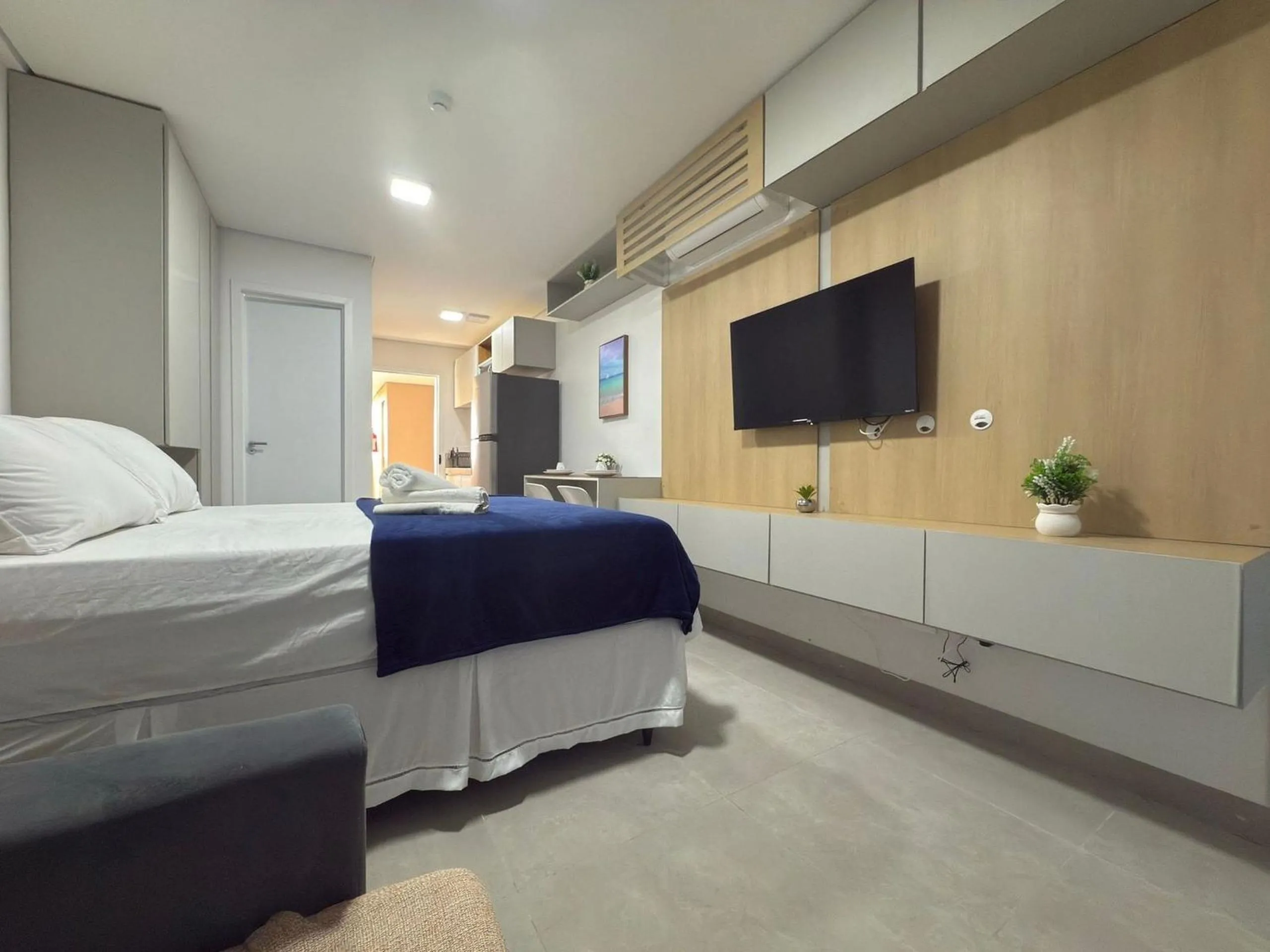 Bedroom, Bed in Beach Class Summer Residence