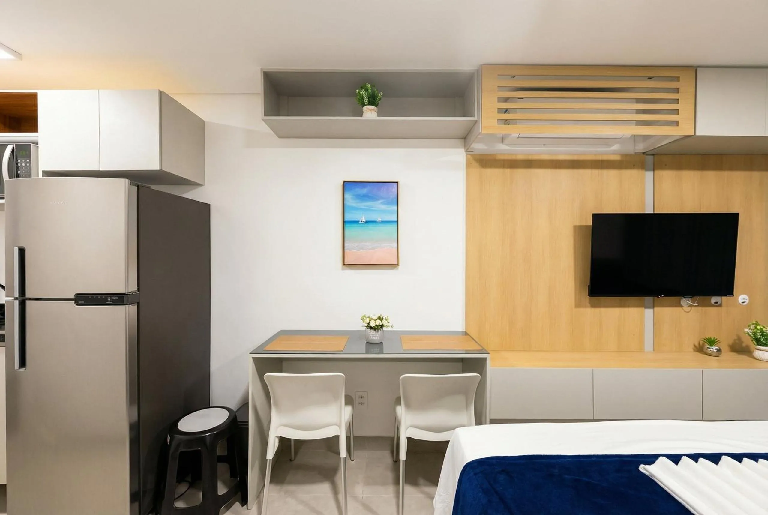 Dining area, Bed in Beach Class Summer Residence