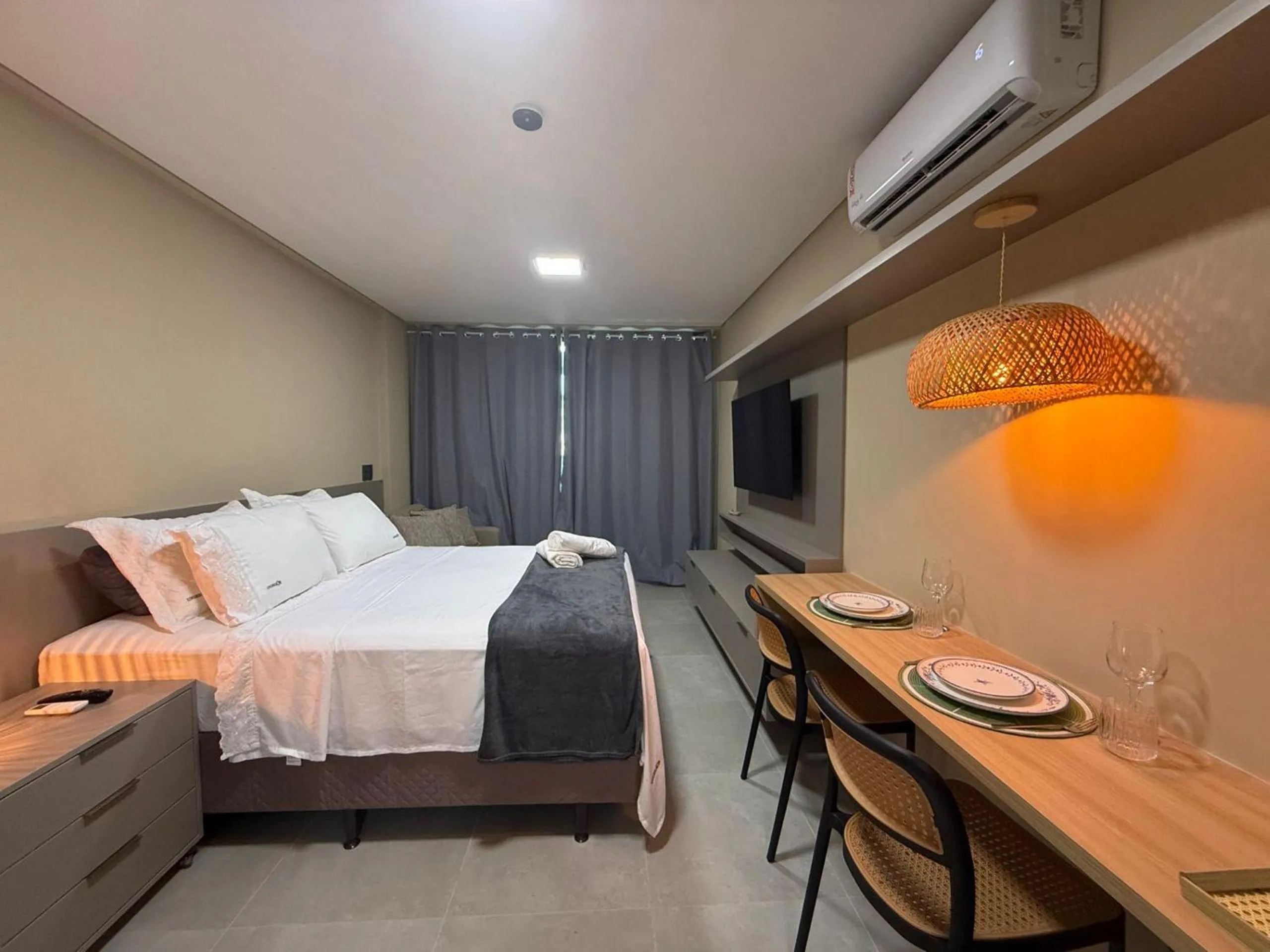 Bedroom, Bed in Beach Class Summer Residence