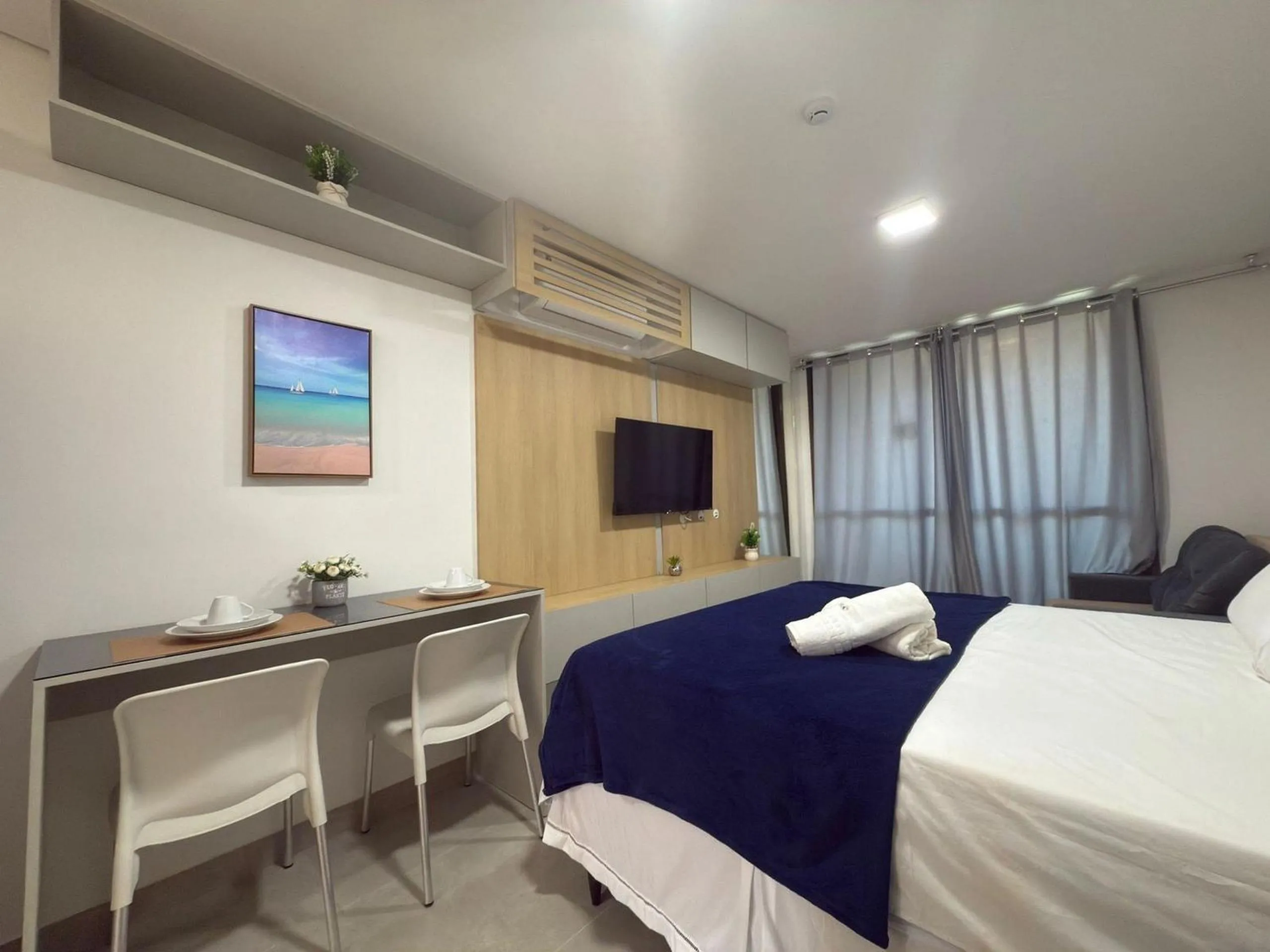 Bedroom, Bed in Beach Class Summer Residence