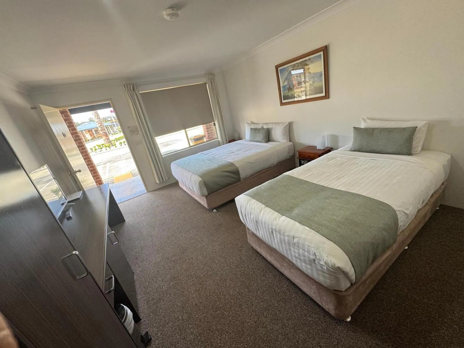 Bed in Marulan Motor Inn