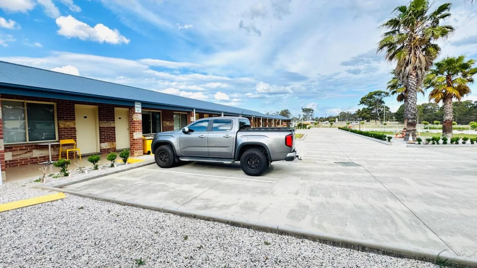 Day in Marulan Motor Inn