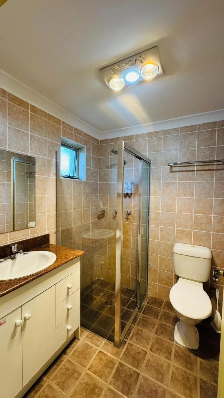 Shower in Marulan Motor Inn