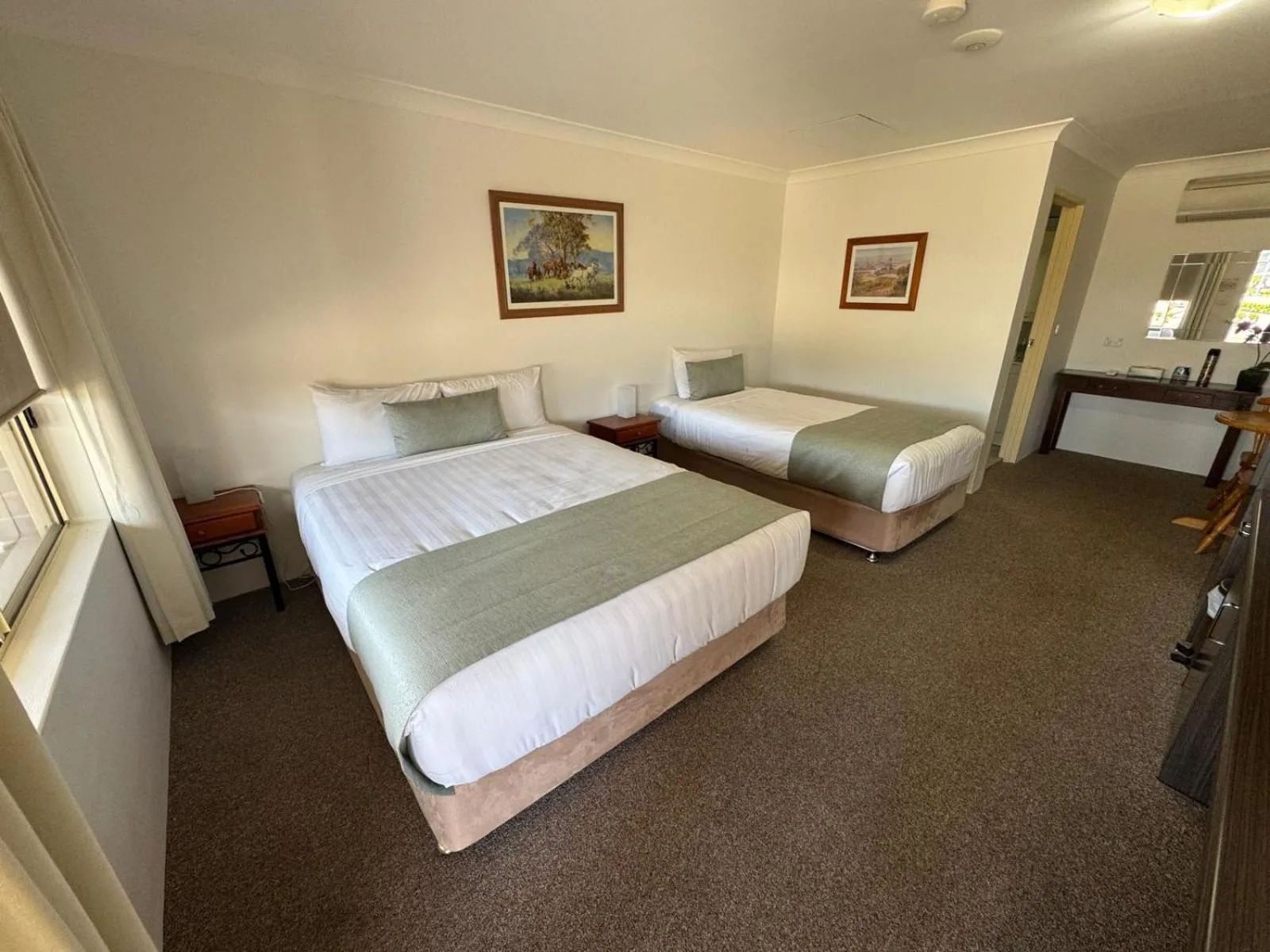 Bed in Marulan Motor Inn