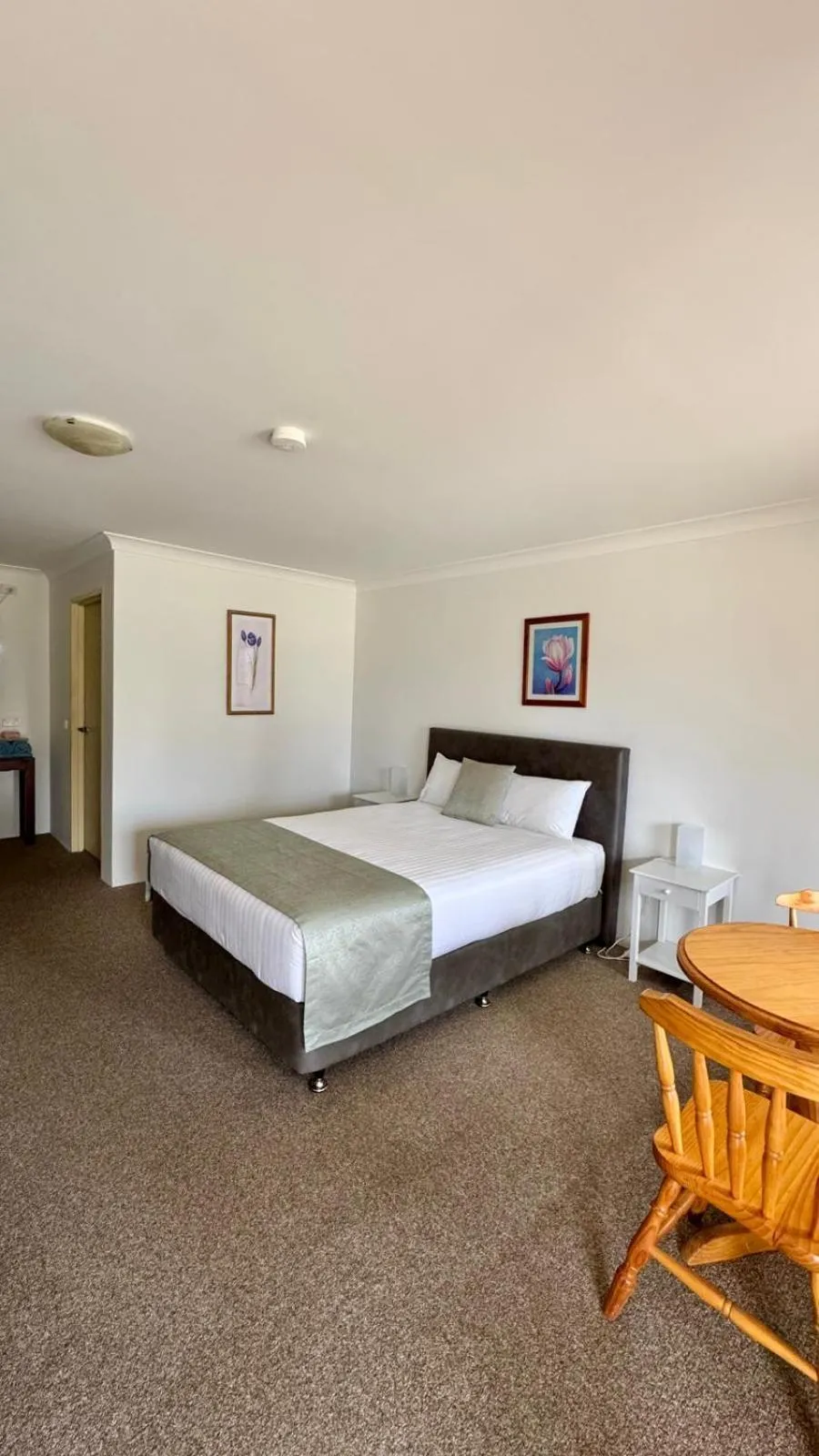 Photo of the whole room, Bed in Marulan Motor Inn