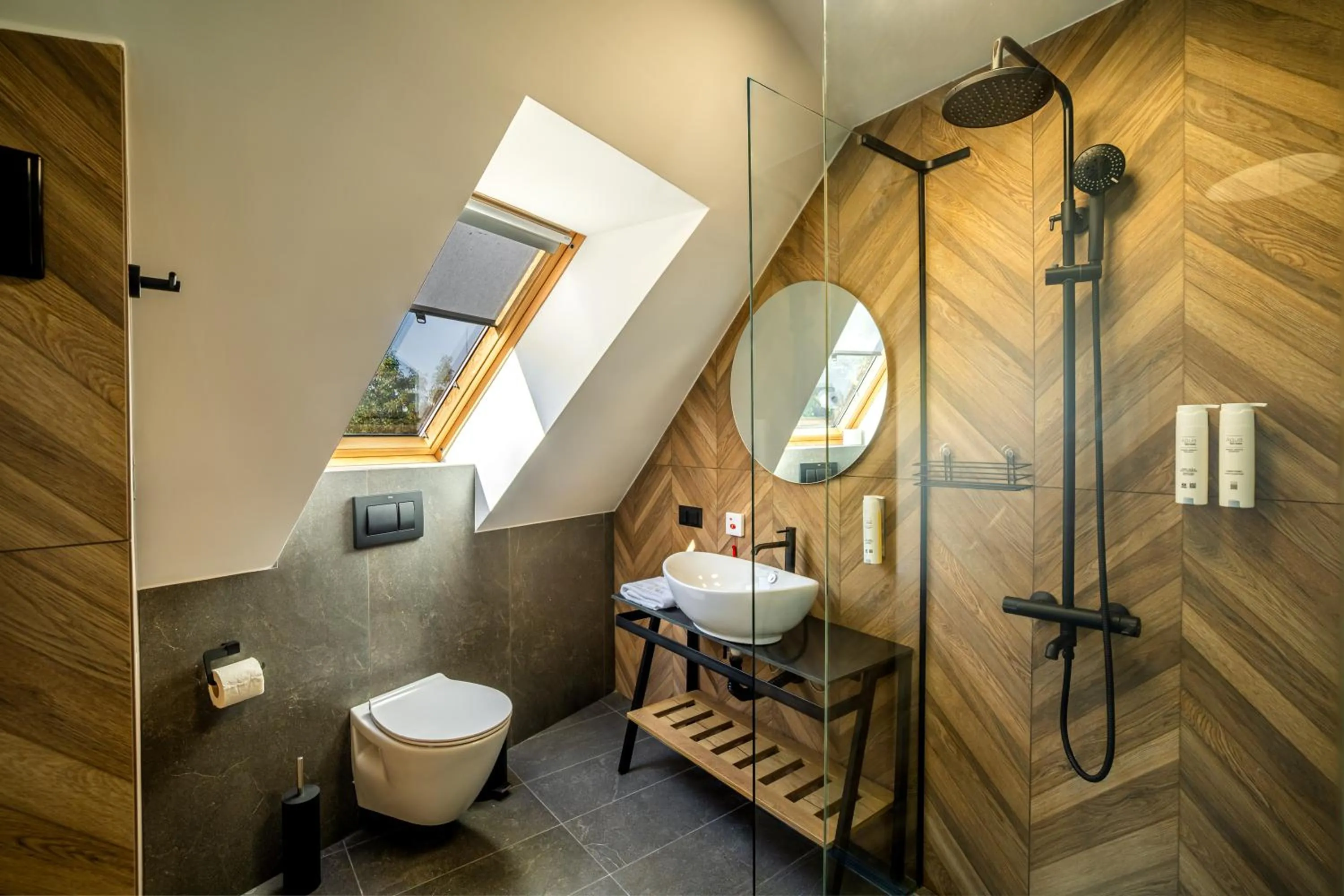 Shower in Acacia Hotel