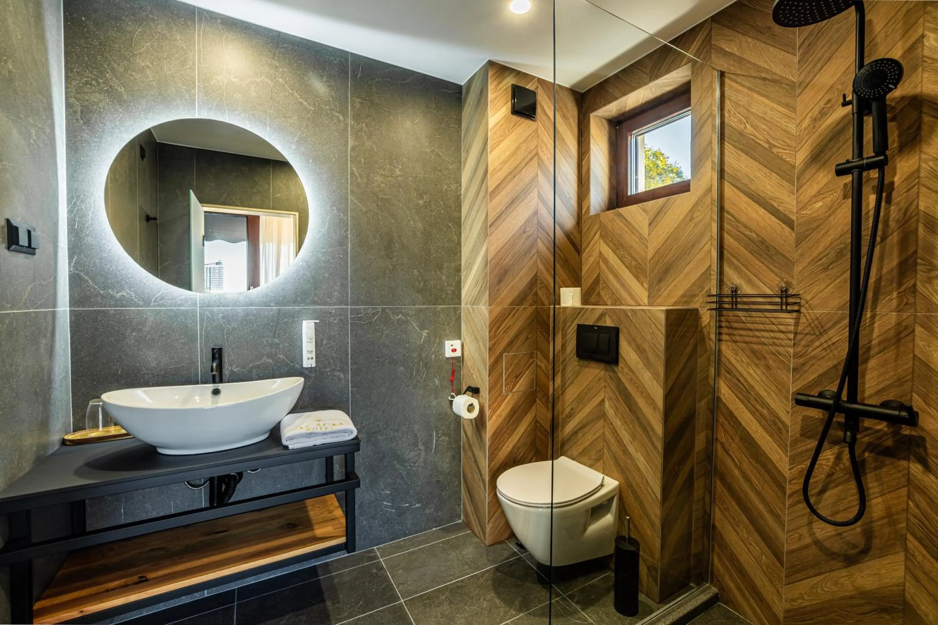Shower in Acacia Hotel
