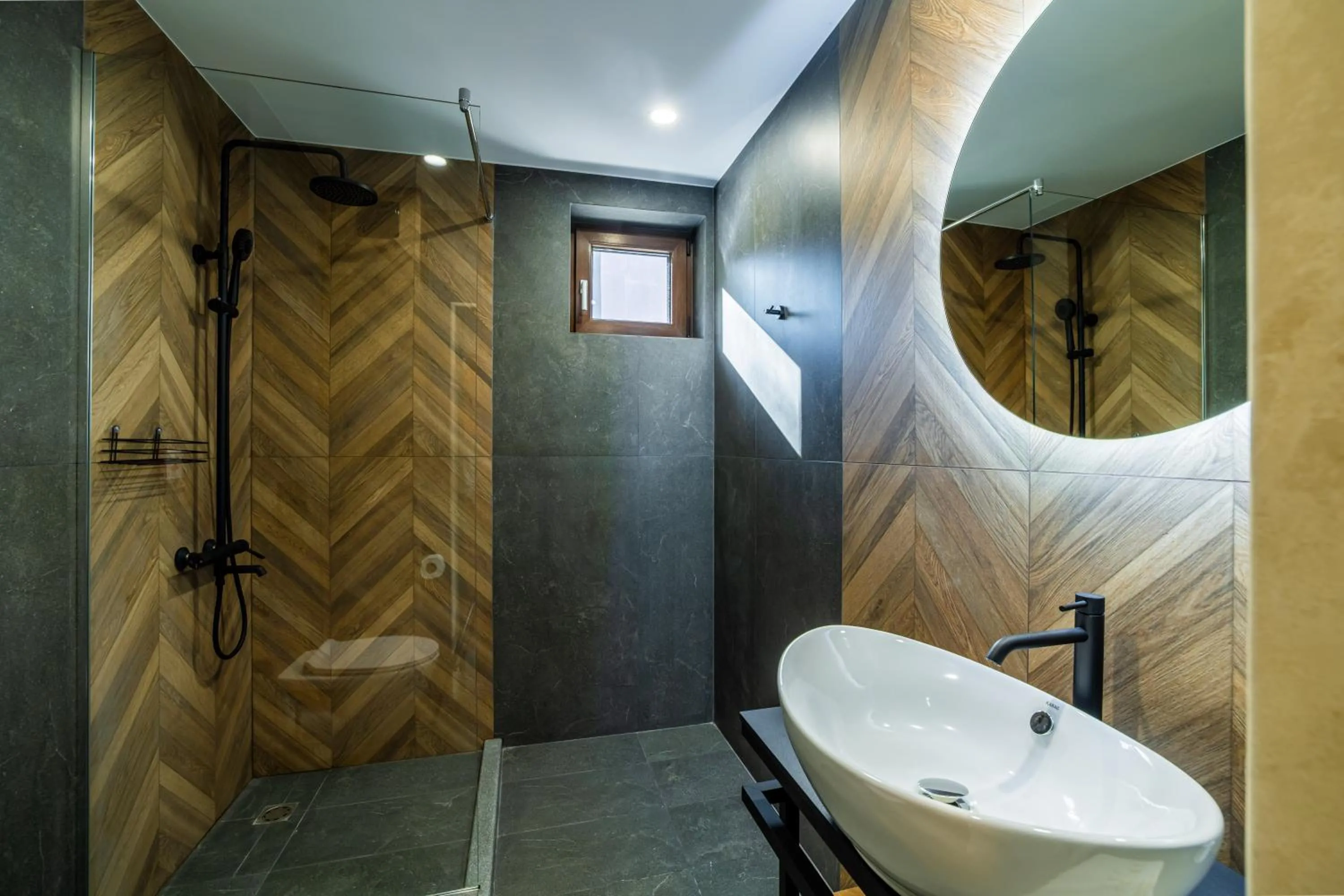 Shower in Acacia Hotel