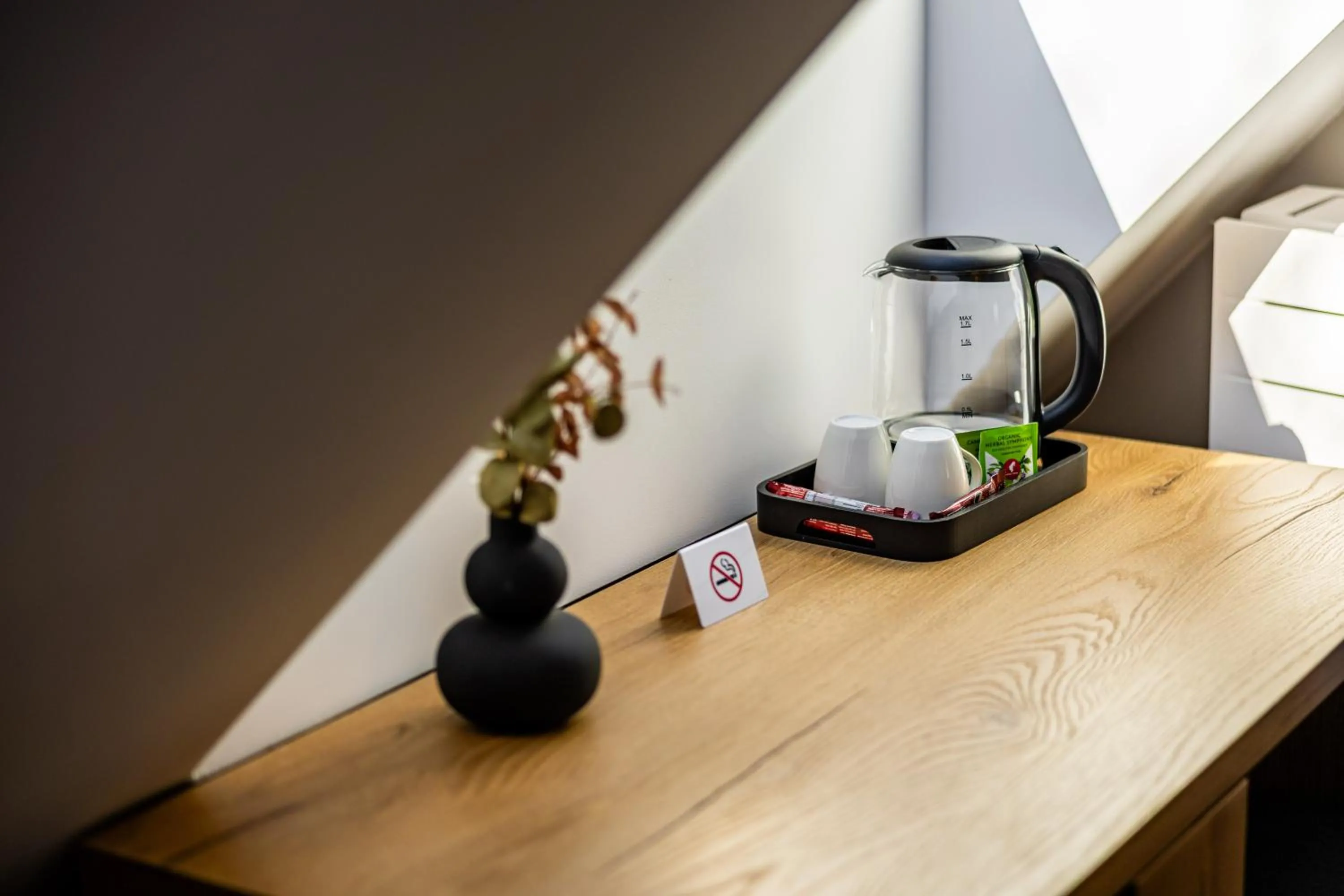 Coffee/tea facilities in Acacia Hotel