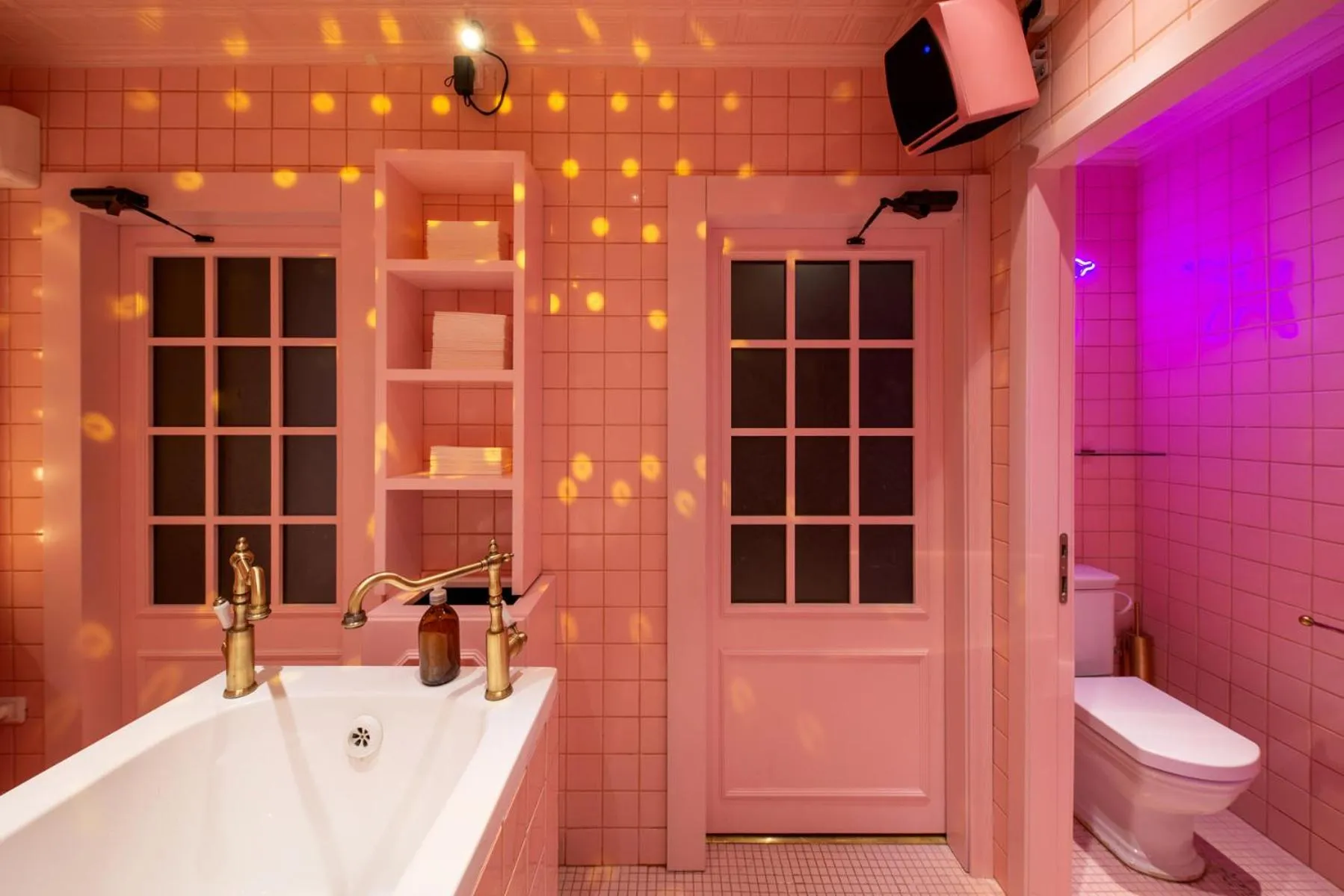 Lobby or reception in PLAY Seaport Suite Hotel TLV