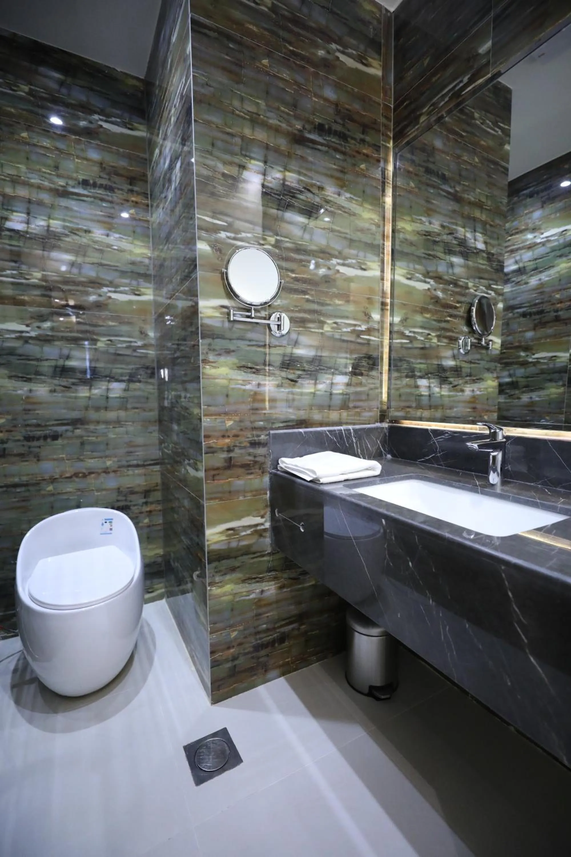 Shower in Best Western Premier Riyadh