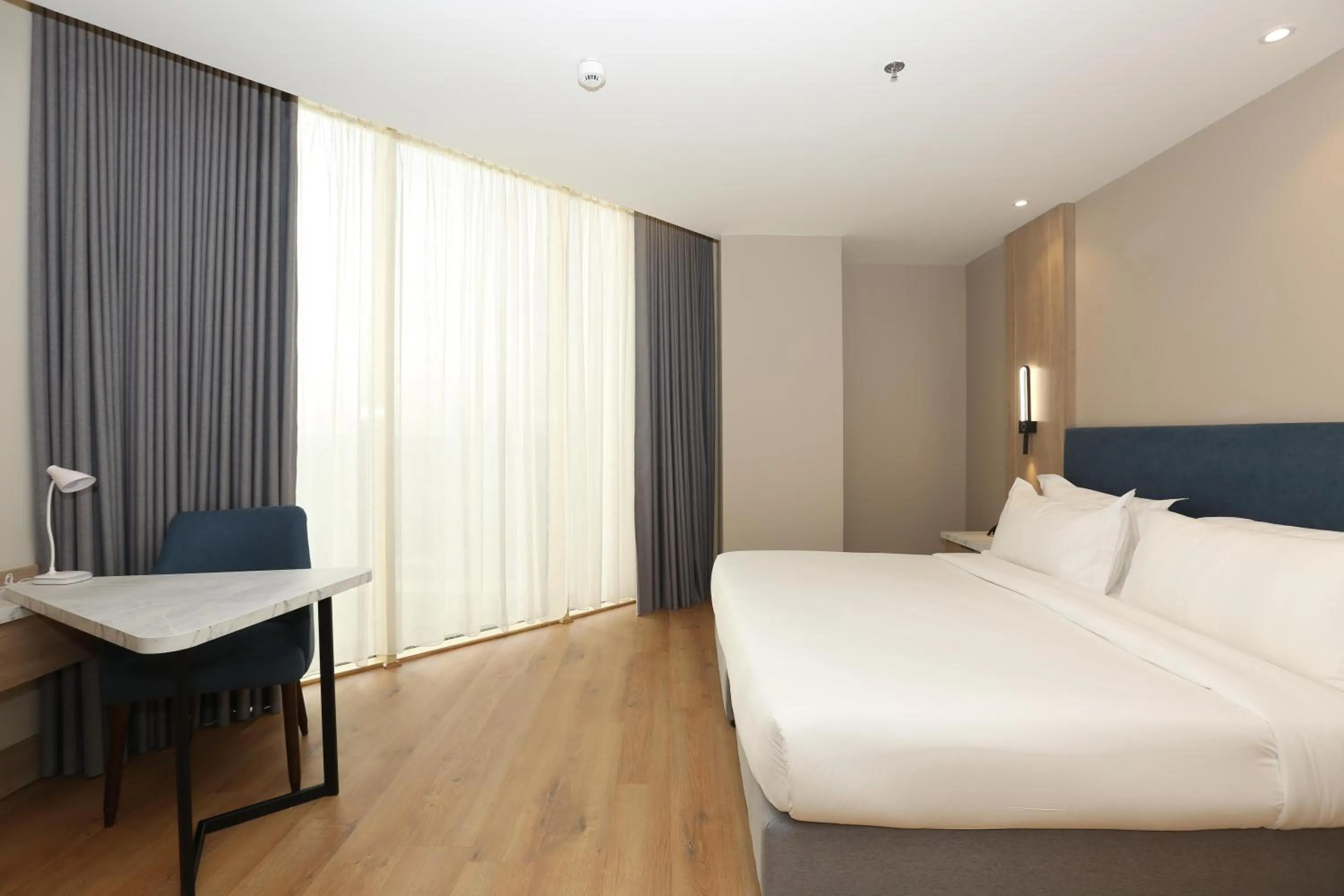 Bedroom, Bed in Best Western Premier Riyadh