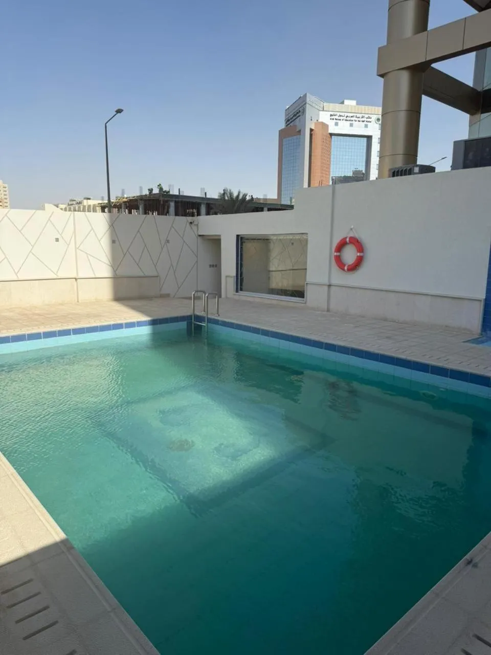 Swimming pool in Best Western Premier Riyadh