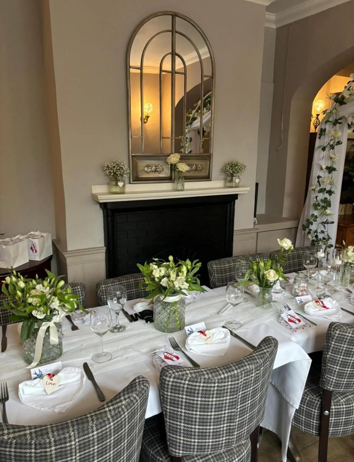 Dining area in Lower Bell