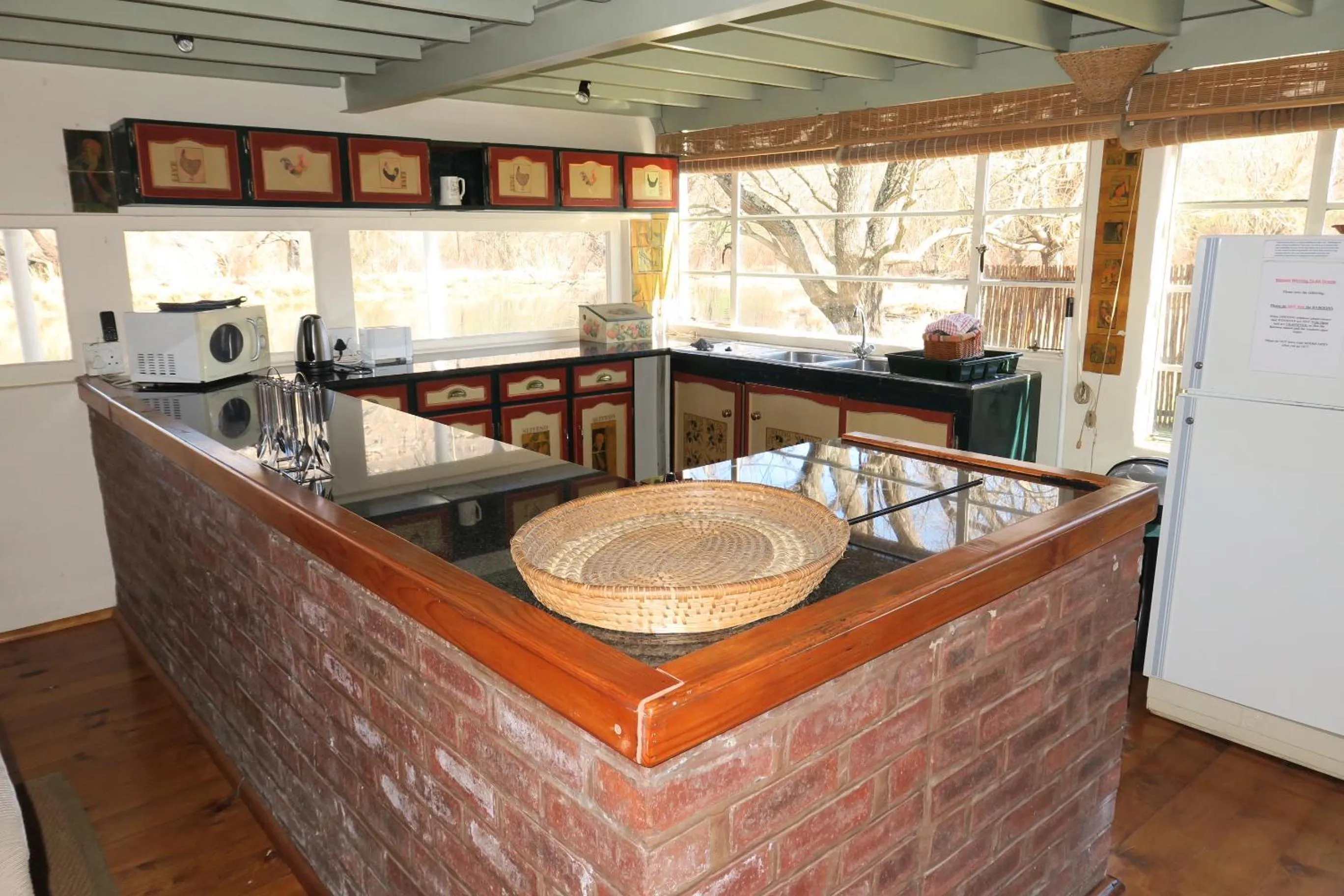 Kitchen or kitchenette in Mkomazana Mountain Cottages
