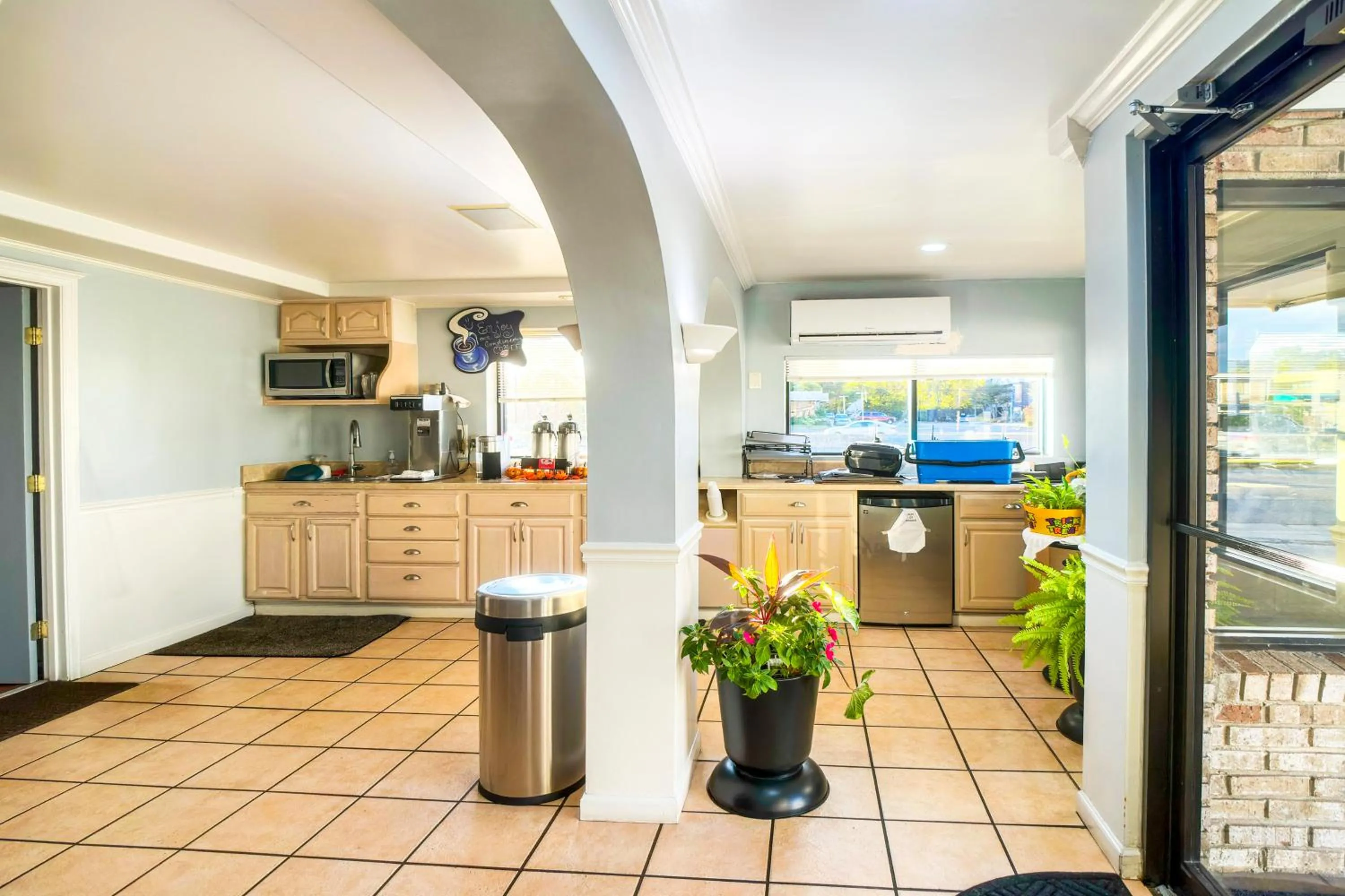 Area and facilities in Hotel O Haven Inn Huntsville AL US 72