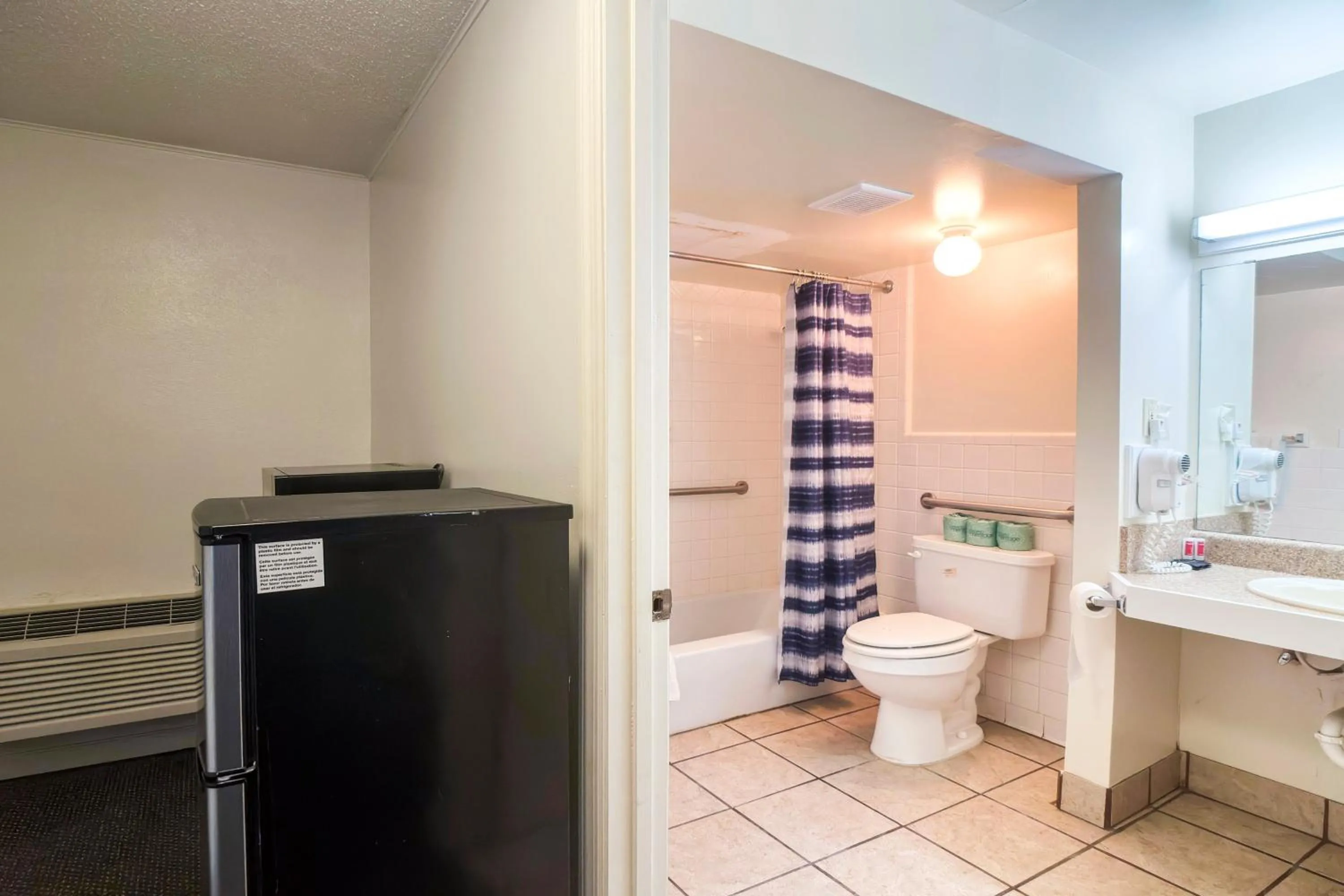 Bathroom in Hotel O Haven Inn Huntsville AL US 72