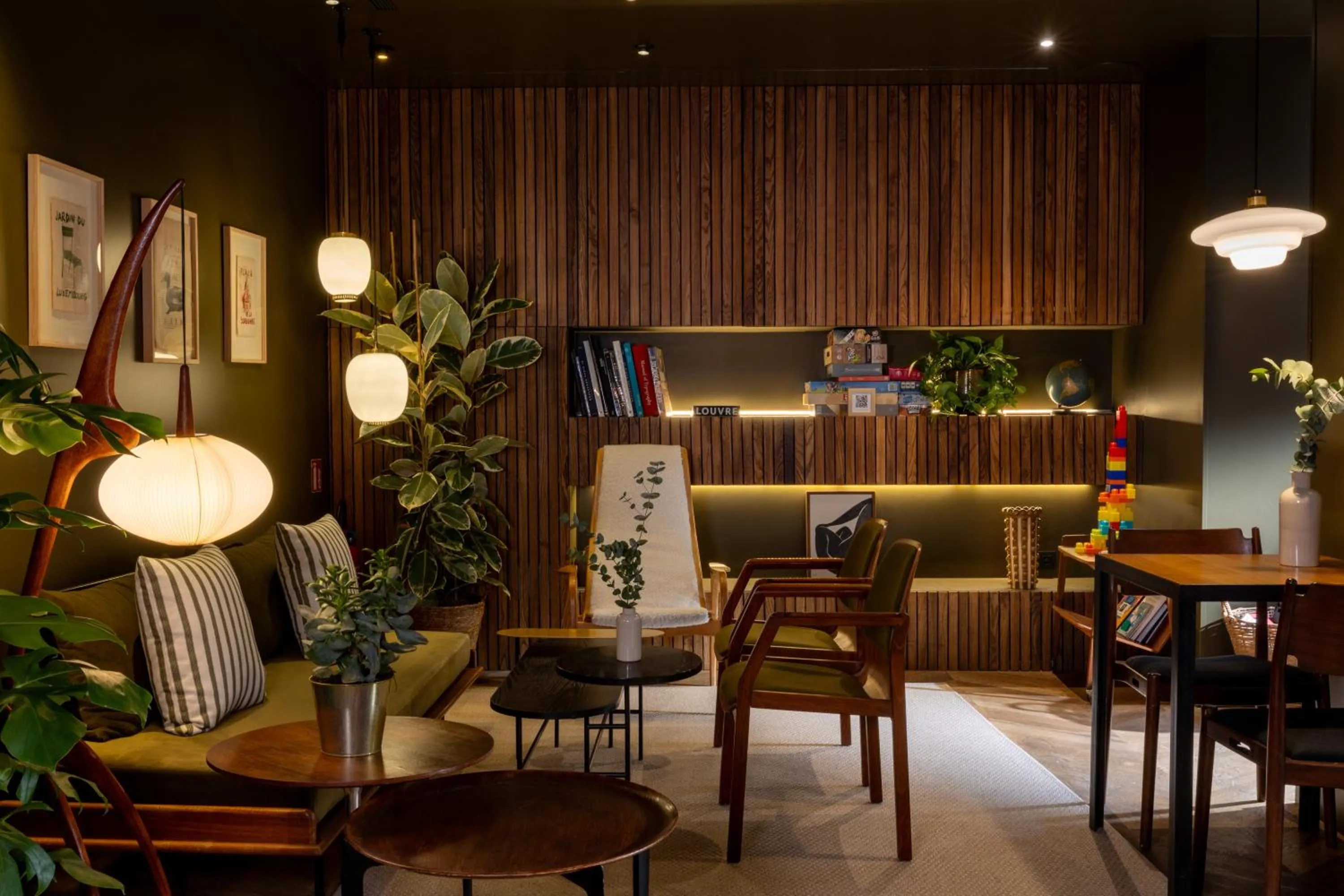 Lobby or reception in COQ Hotel Paris