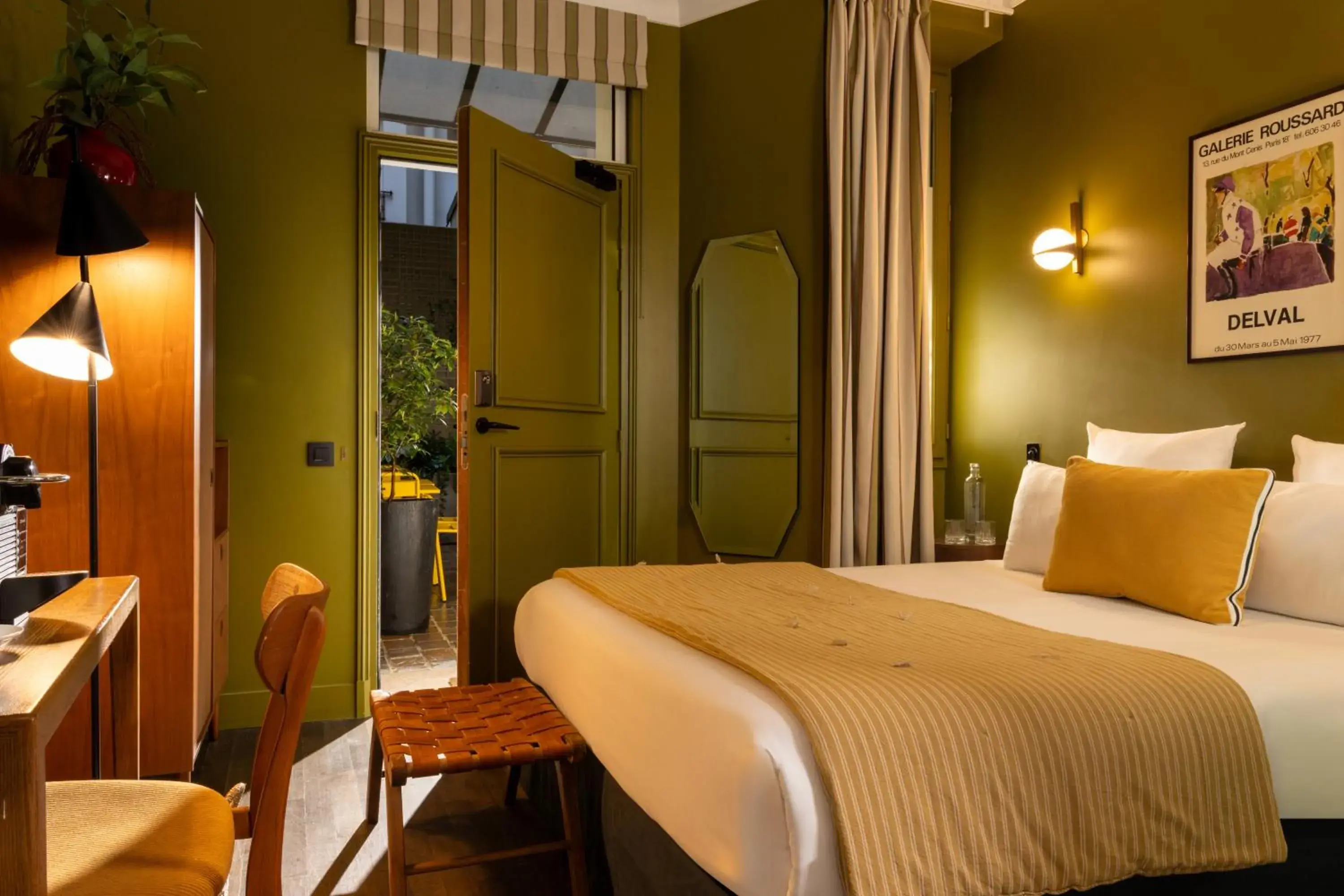 Bedroom, Bed in COQ Hotel Paris Bedroom, Bed in COQ Hotel Paris