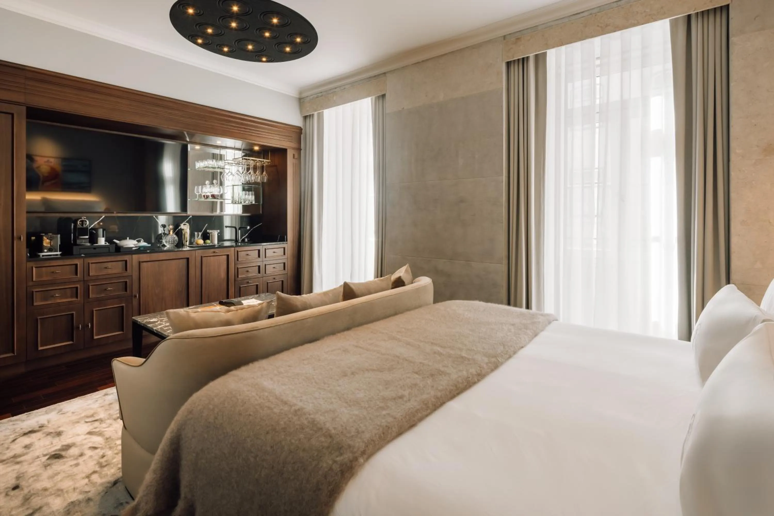 Bedroom, Bed in MYTHIC SANA Downtown Suites