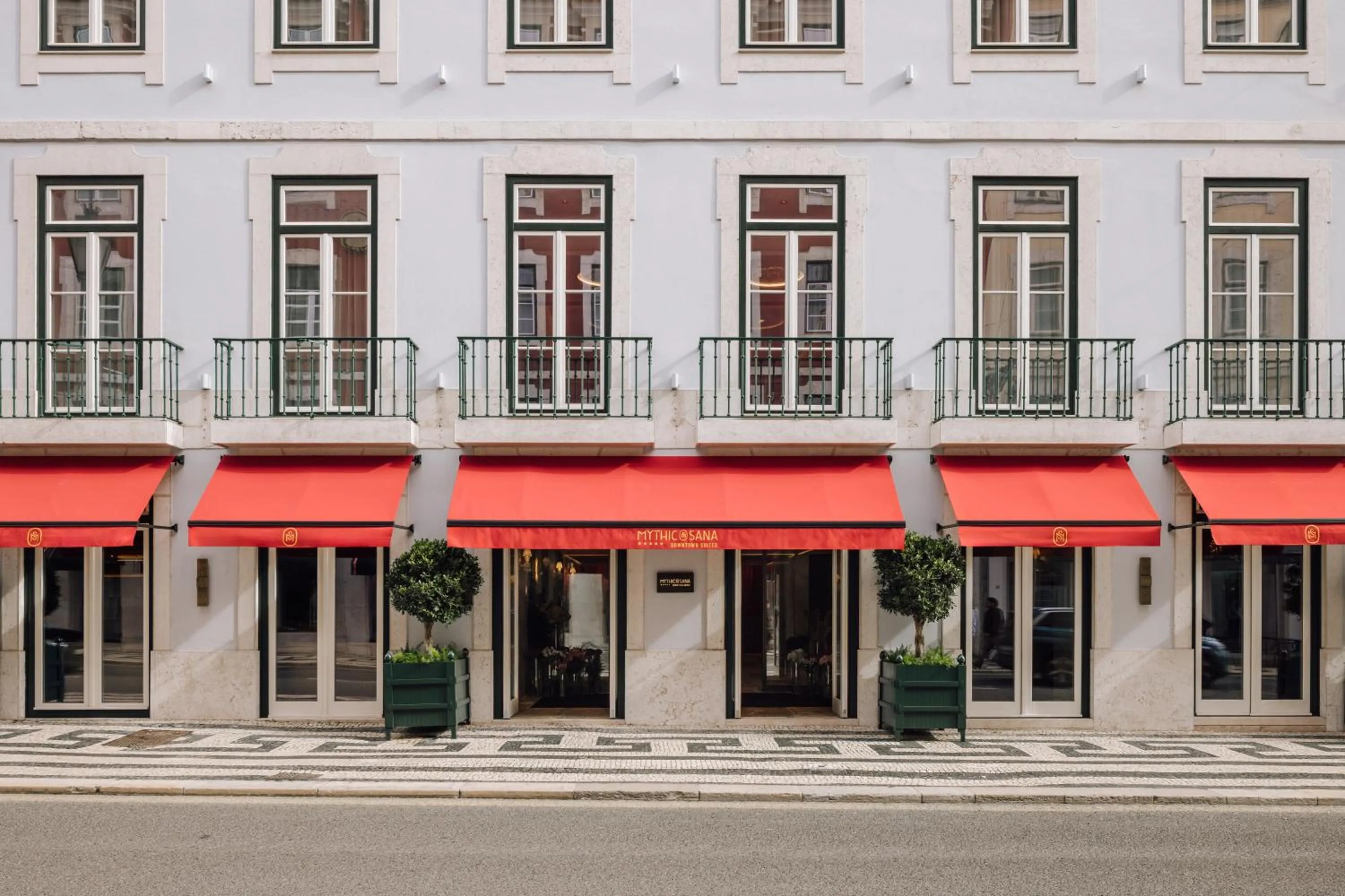 Facade/entrance in MYTHIC SANA Downtown Suites