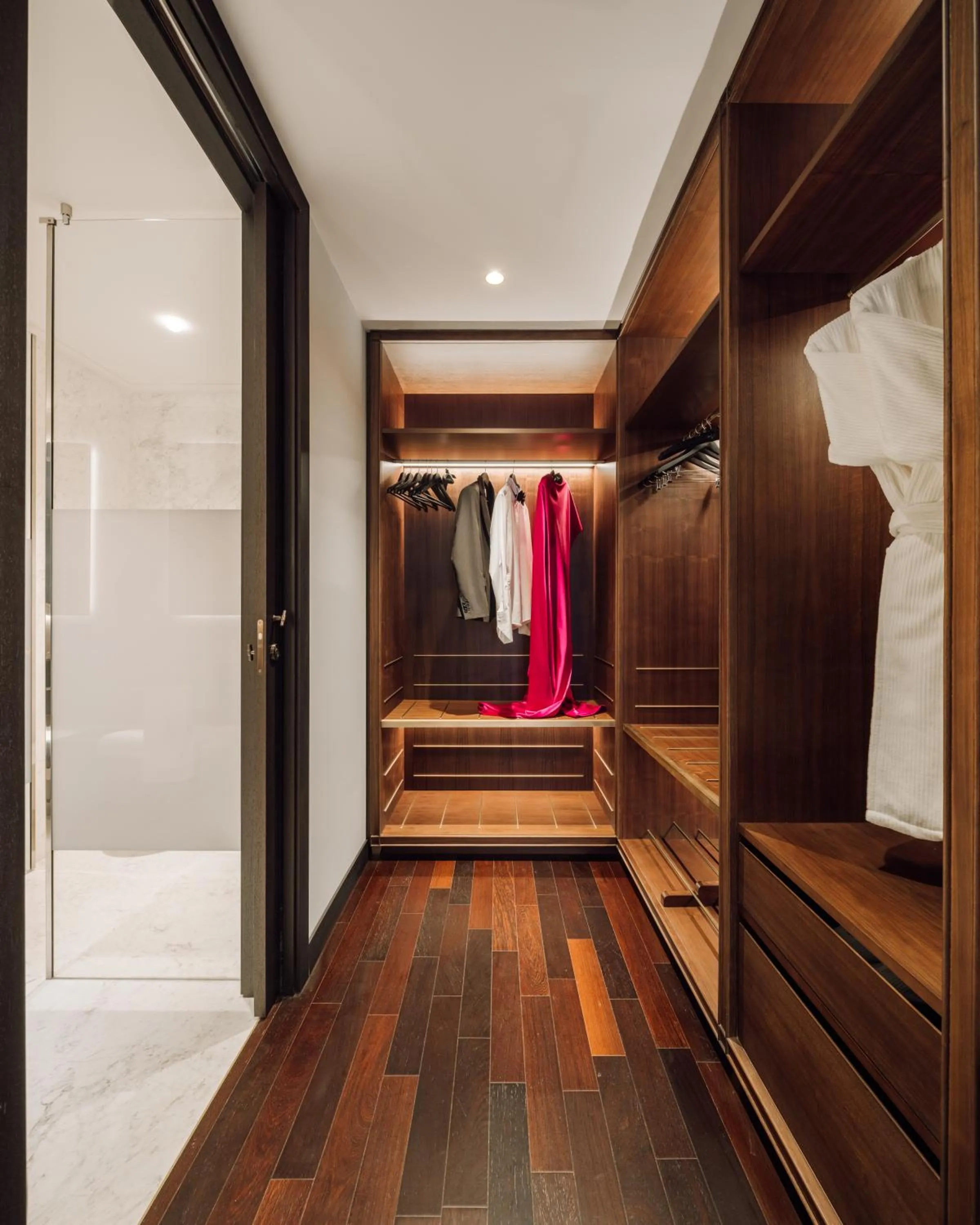 wardrobe in MYTHIC SANA Downtown Suites