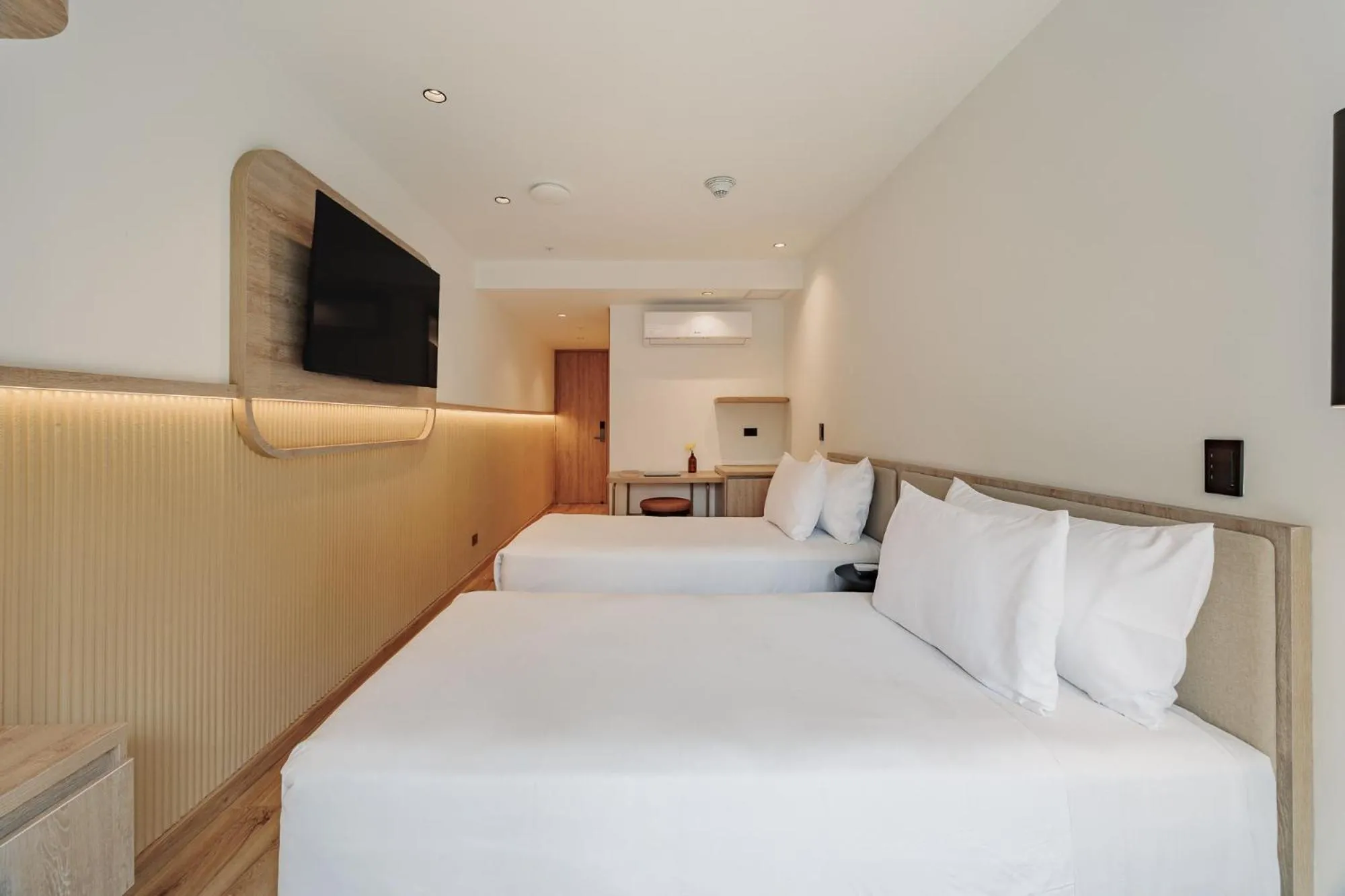 Standard Twin Room in Lomm By Somos The Group