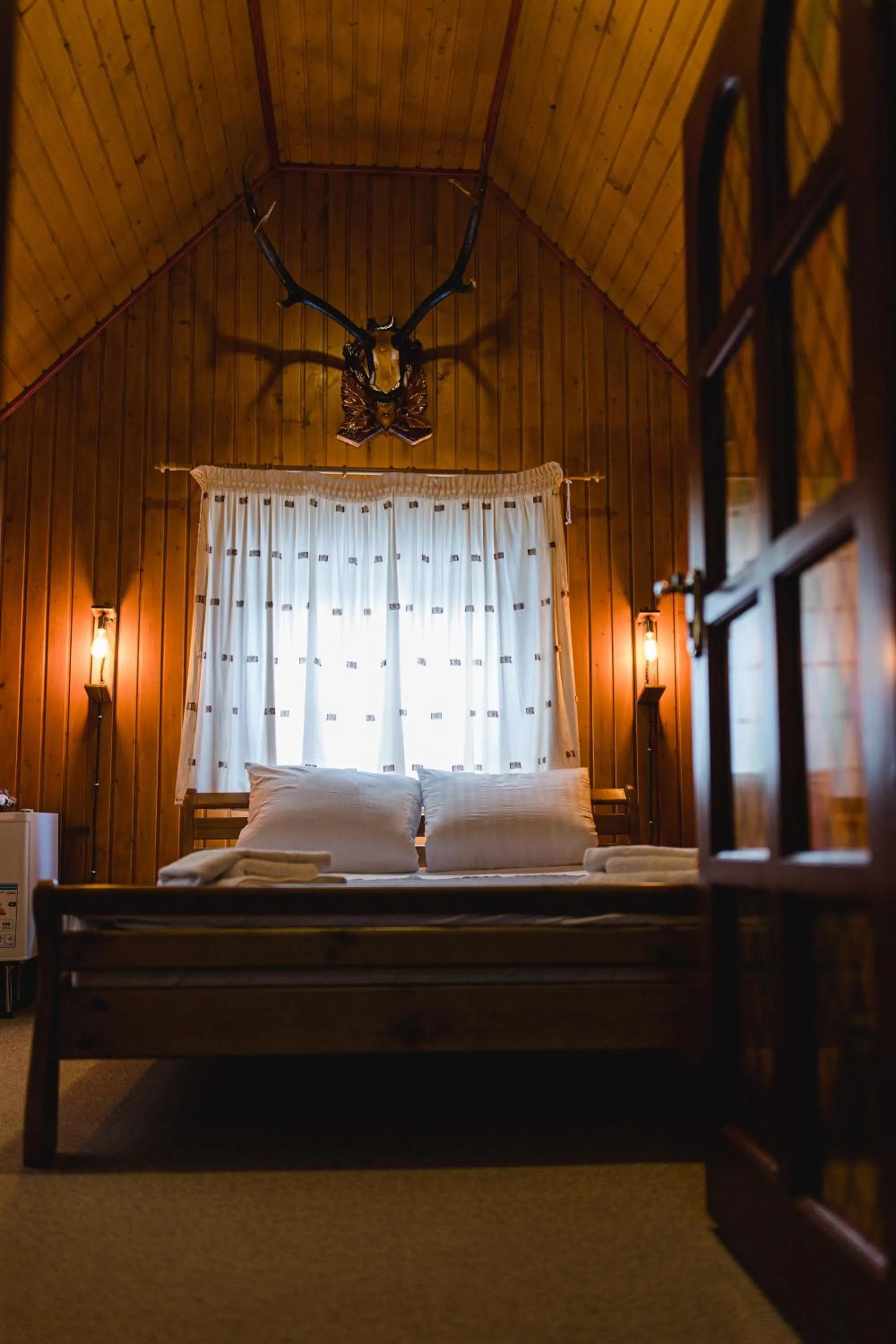 Bed in Kolyba Opryshkiv