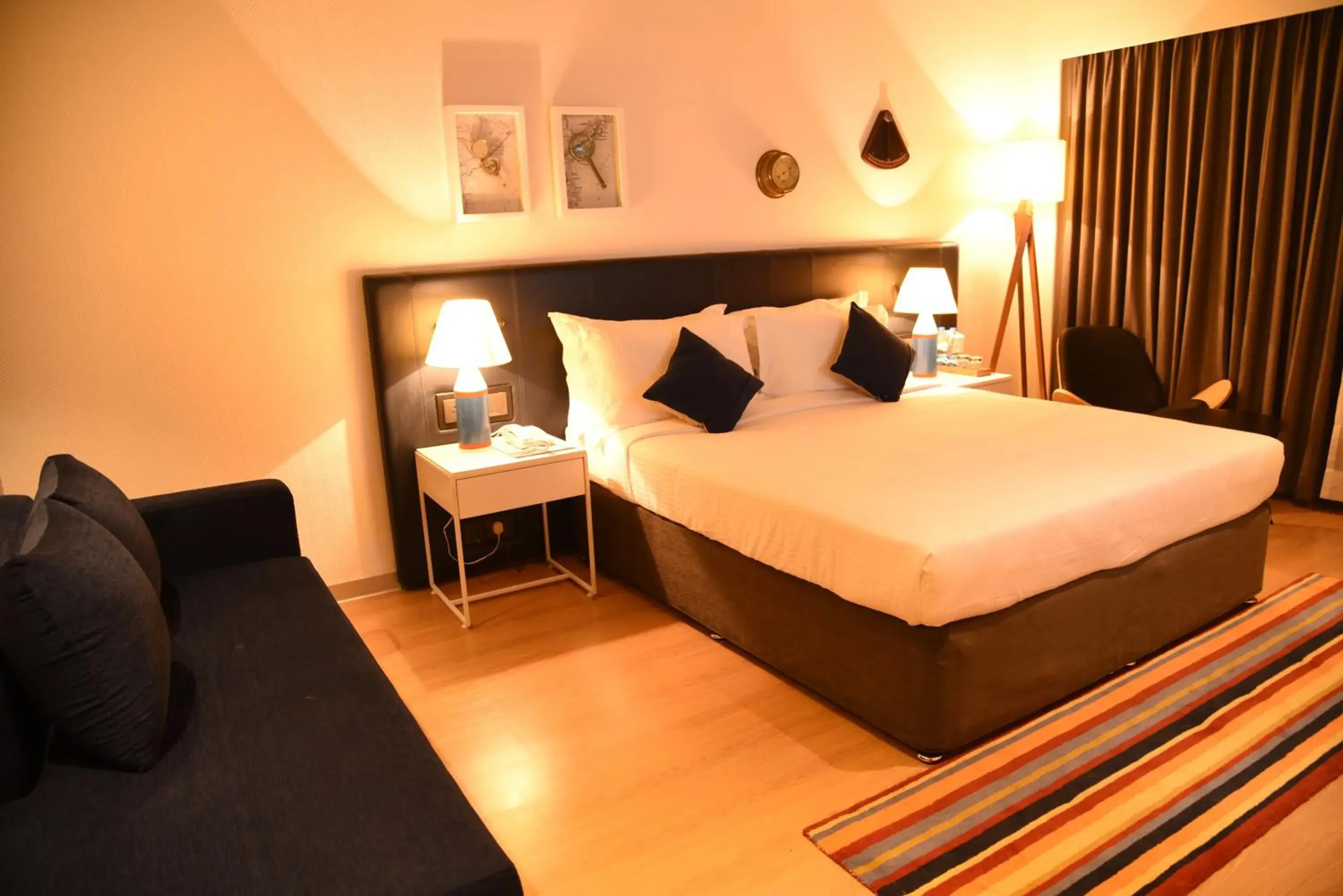 Bedroom, Bed in The Port Hotel Bedroom, Bed in The Port Hotel