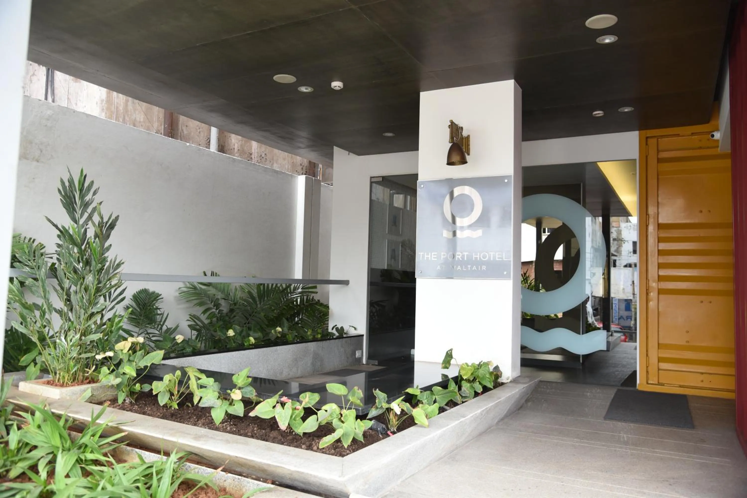 Restaurant/places to eat in The Port Hotel