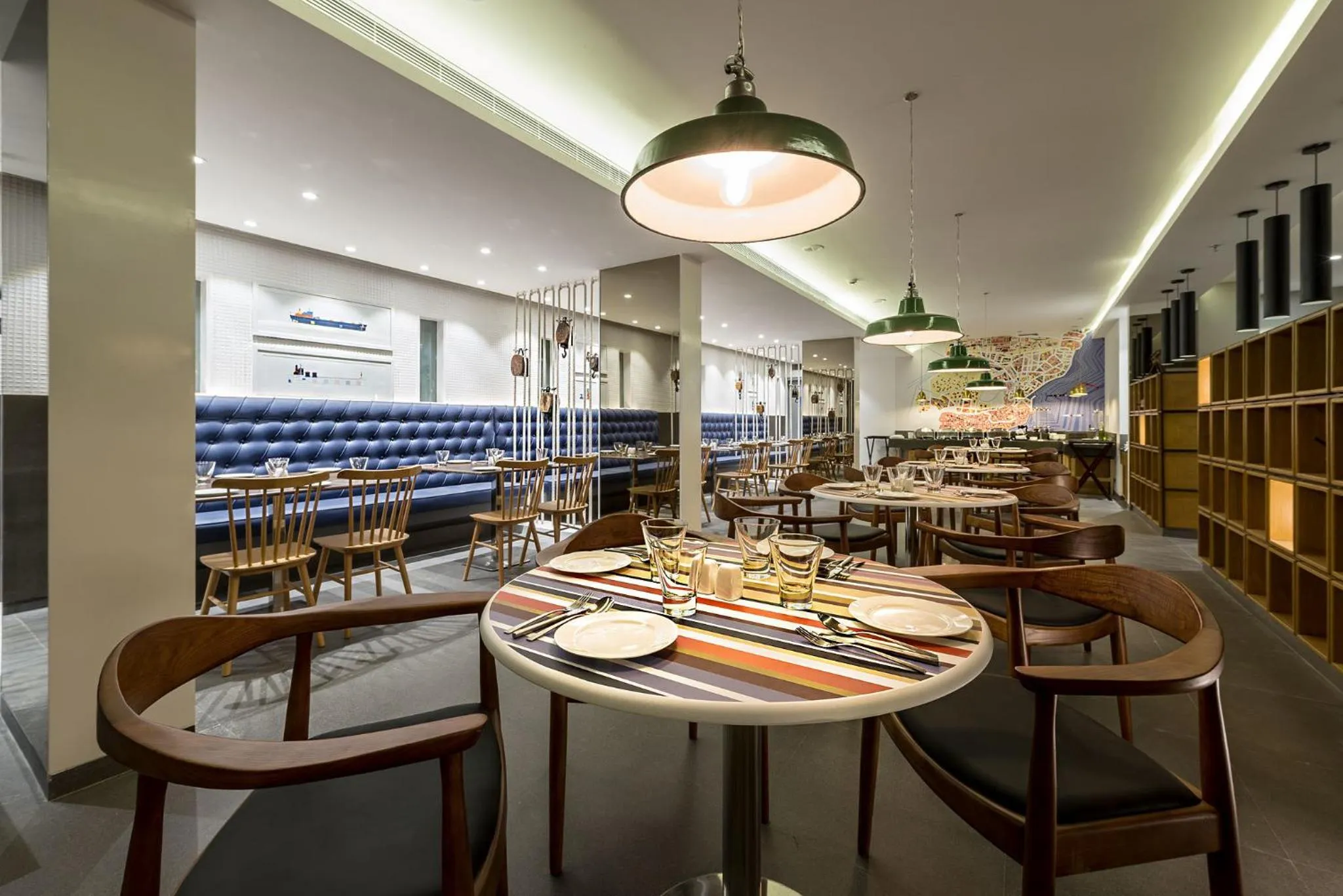 Restaurant/places to eat in The Port Hotel