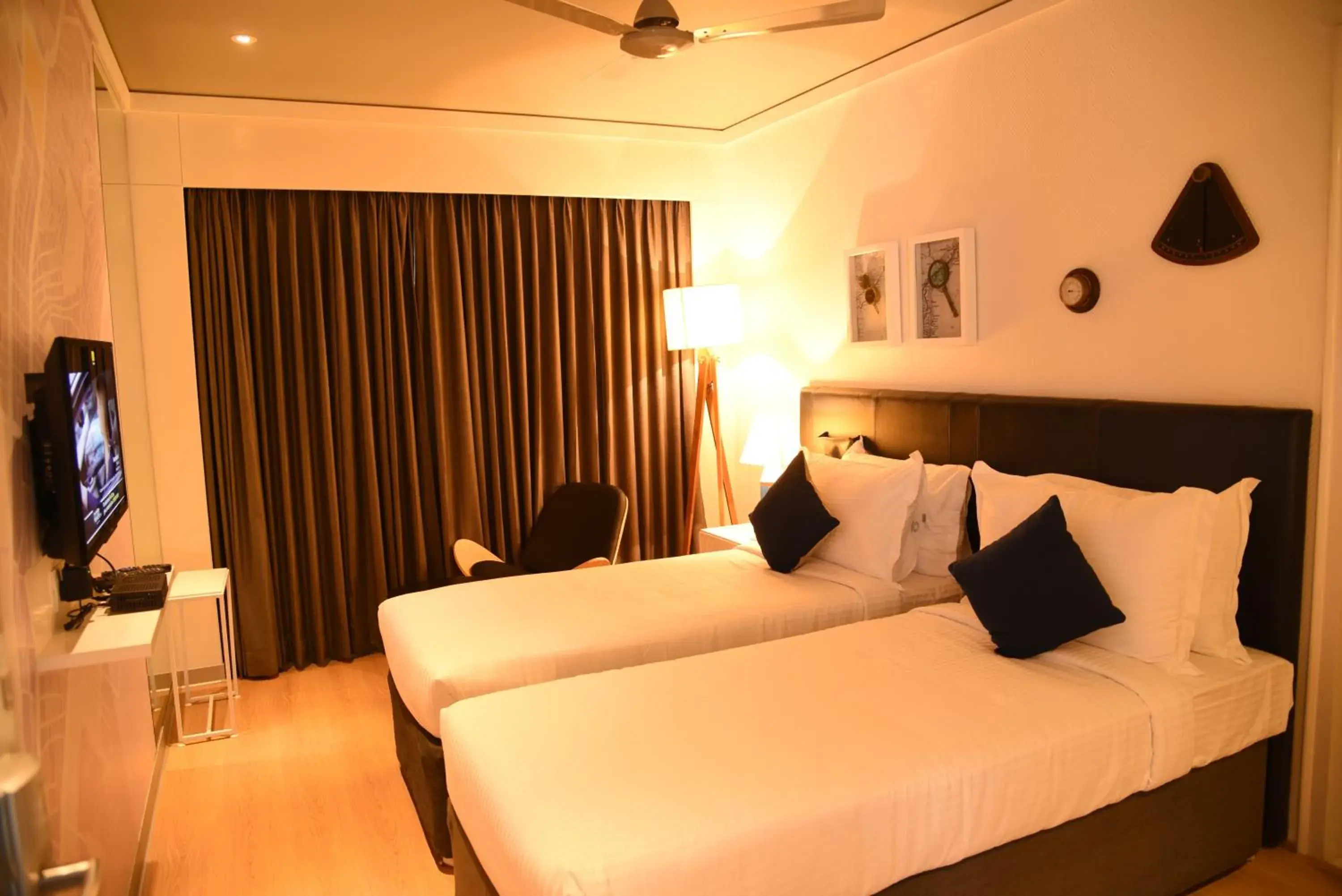 Bedroom, Bed in The Port Hotel Bedroom, Bed in The Port Hotel