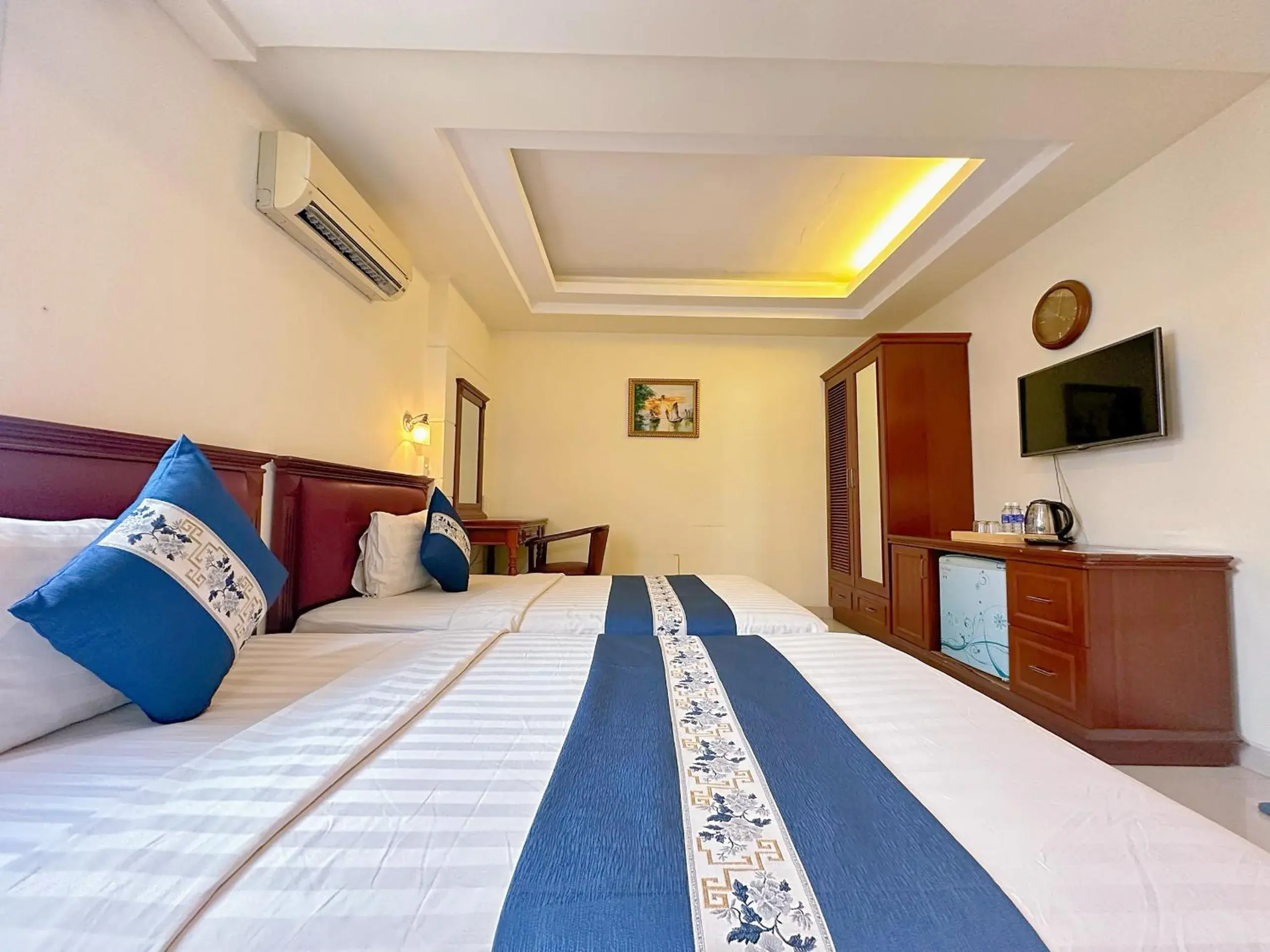 Bedroom, Bed in Kim Dung Hotel Tran Quang Khai Bedroom, Bed in Kim Dung Hotel Tran Quang Khai