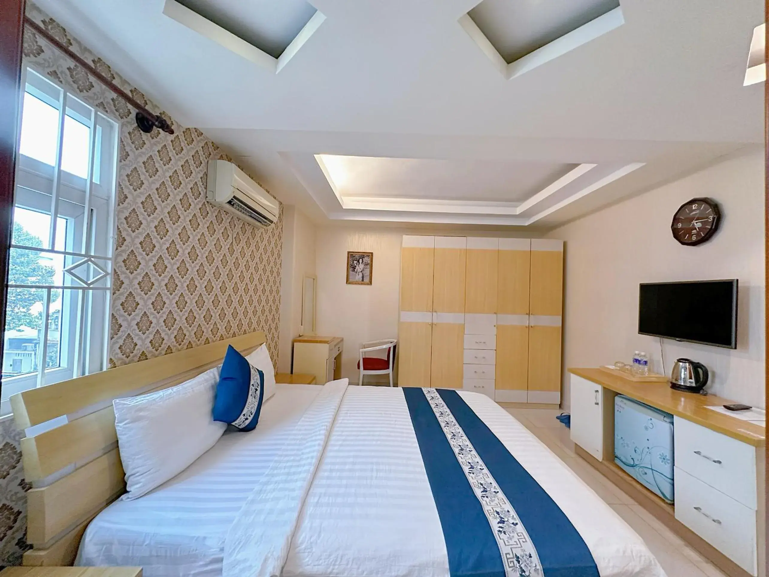 Bedroom, Bed in Kim Dung Hotel Tran Quang Khai Bedroom, Bed in Kim Dung Hotel Tran Quang Khai