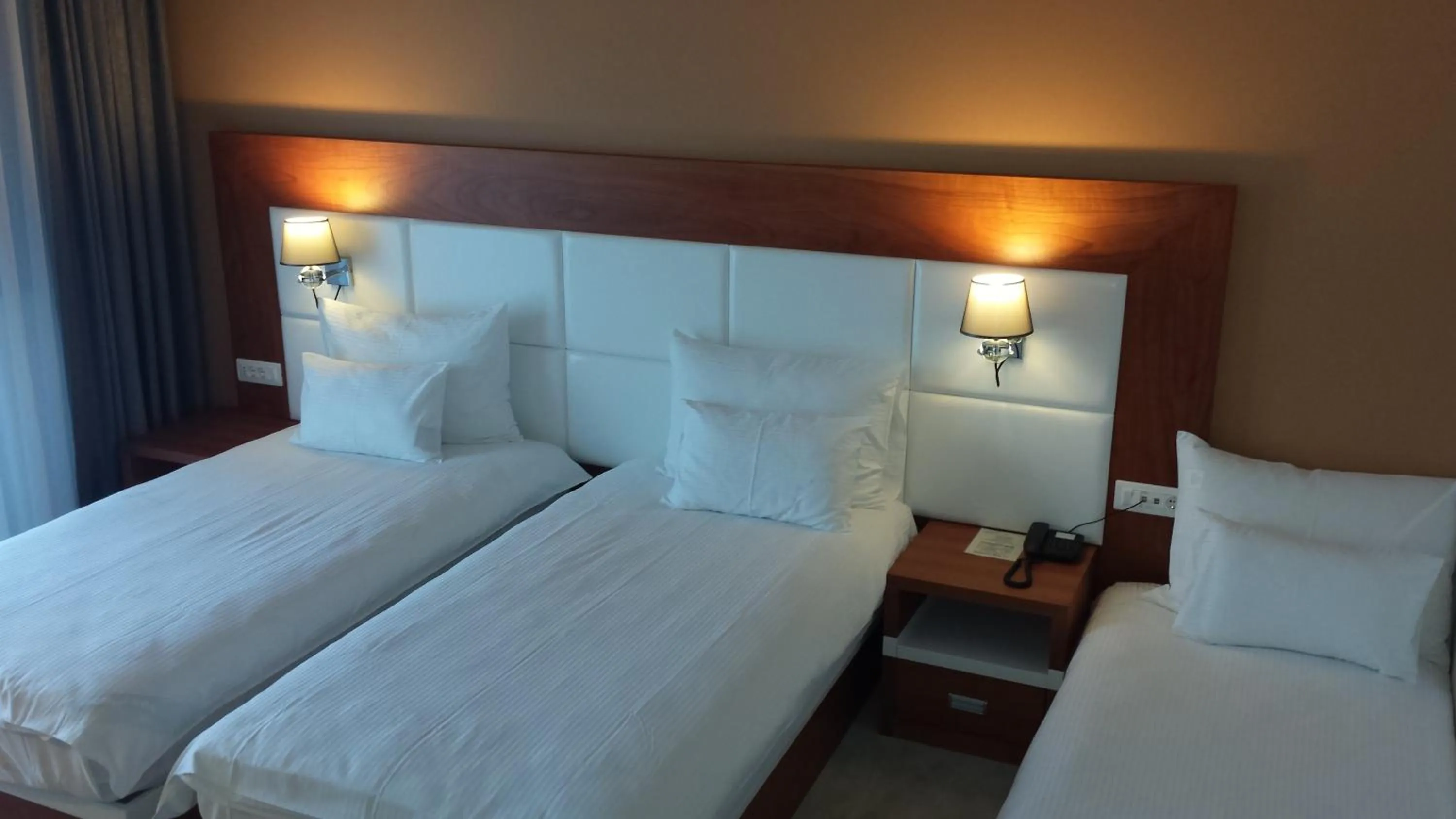 Photo of the whole room, Bed in Hotel Porto In