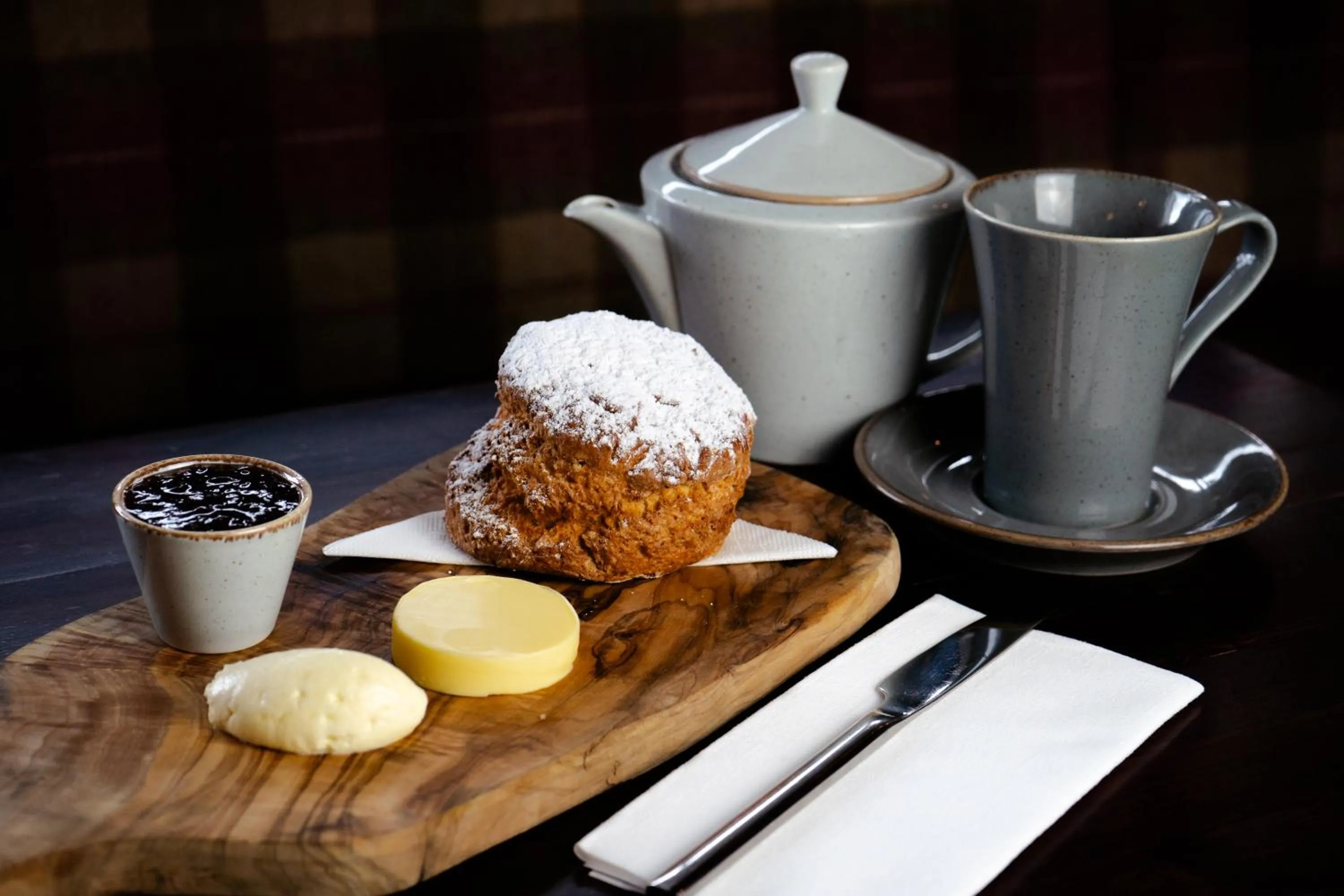 Restaurant/places to eat in Lakeside Manor Hotel