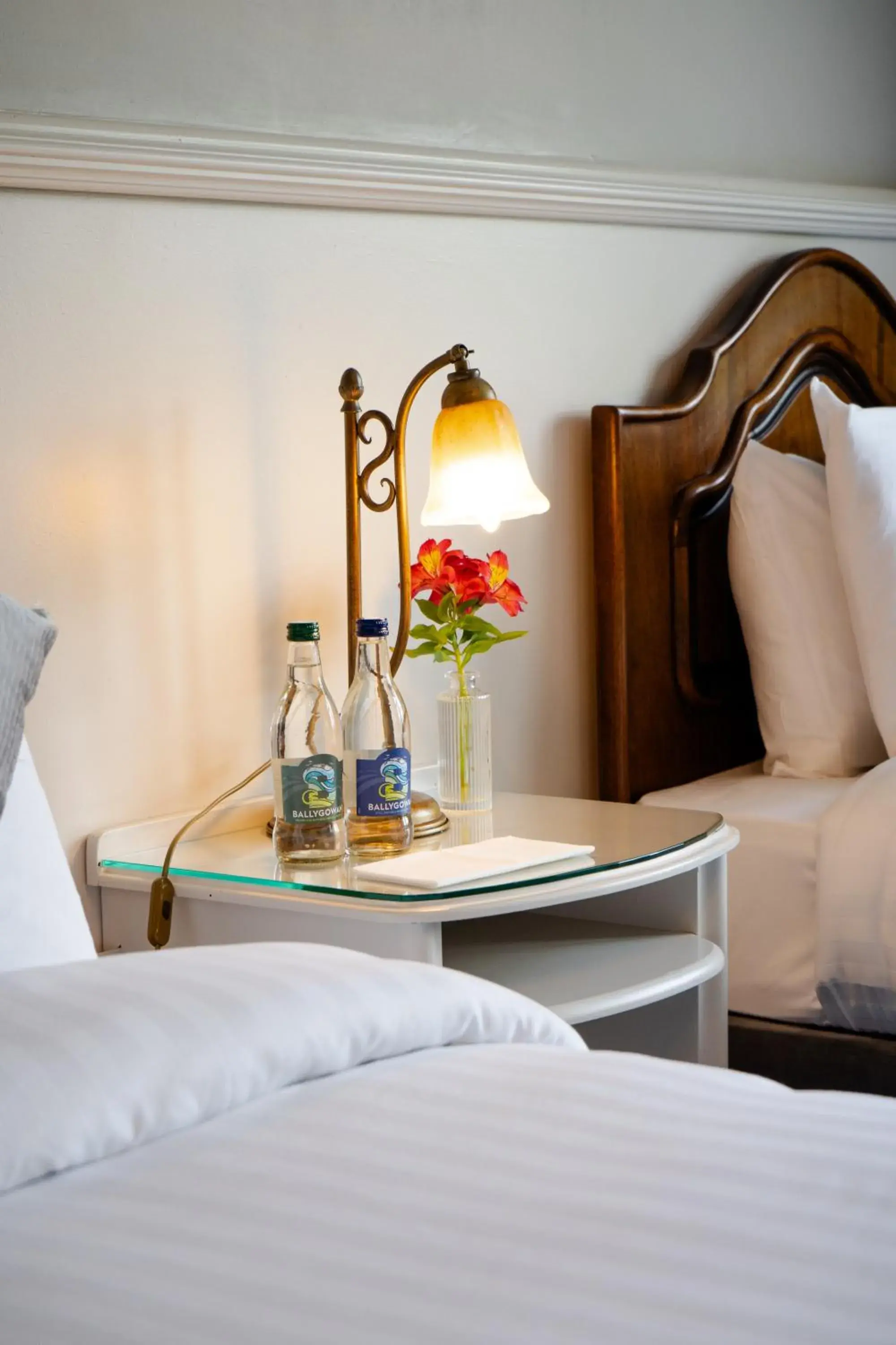 Standard Twin Room - single occupancy in Lakeside Manor Hotel Standard Twin Room - single occupancy in Lakeside Manor Hotel