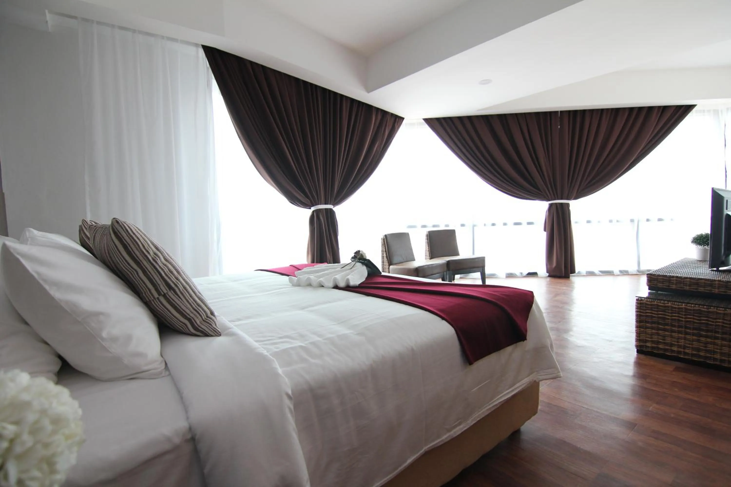 Bedroom, Bed in Nexus Business Suite Hotel